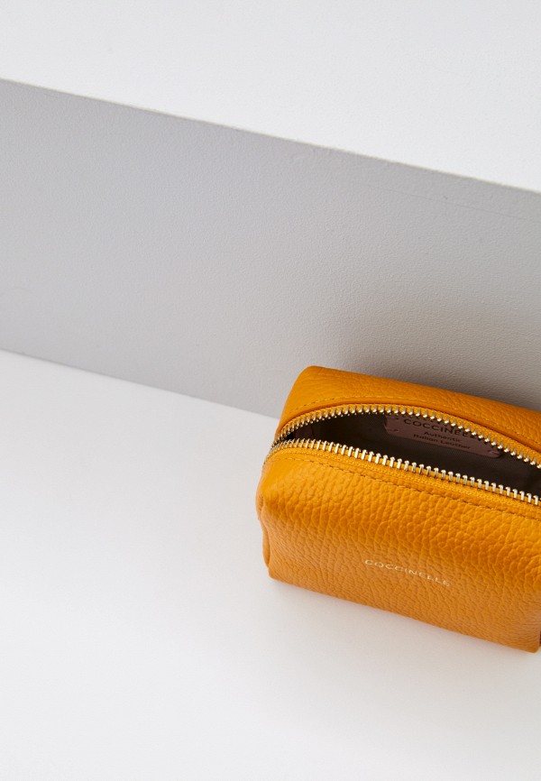 фото Косметичка coccinelle