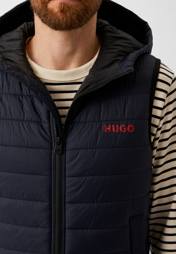 Жилет hugo. Жилет Hugo Oguh. Жилет Hugo с капюшоном мужской. Hugo безрукавка мужская. Жилет Hugo купить.
