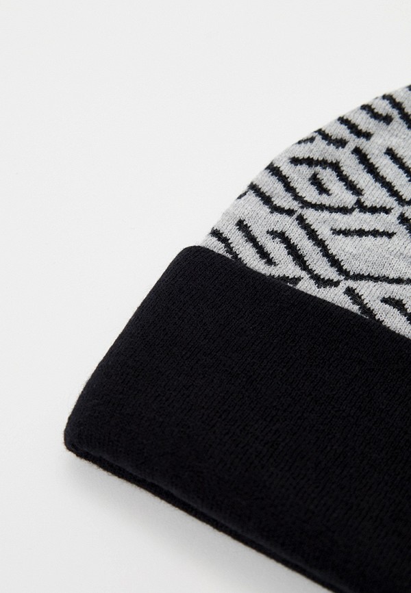 фото Шапка guess