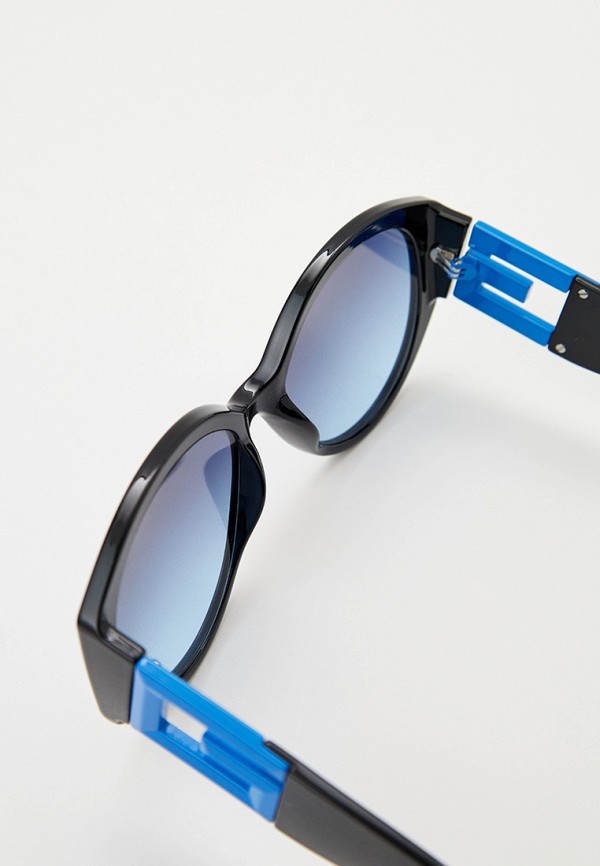 фото Очки солнцезащитные и цепочка guess