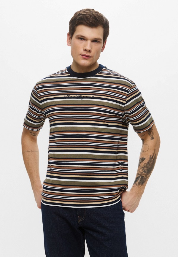 Футболка Guess Jeans 8499₽