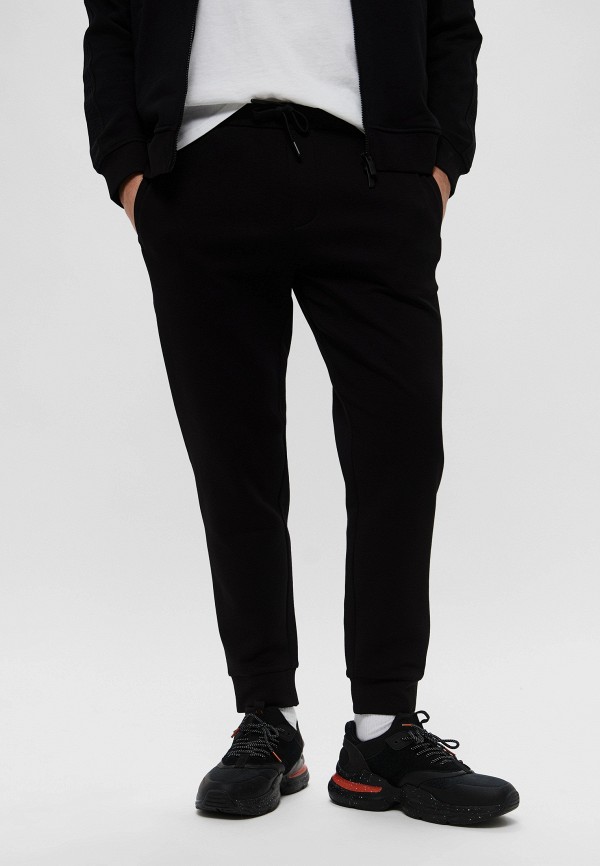 Брюки спортивные Armani Exchange 17400₽