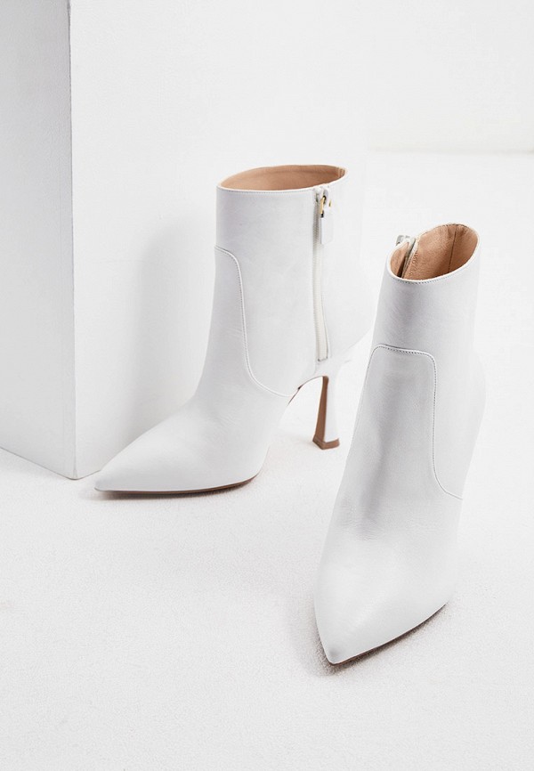 

Ботильоны Stuart Weitzman, Белый