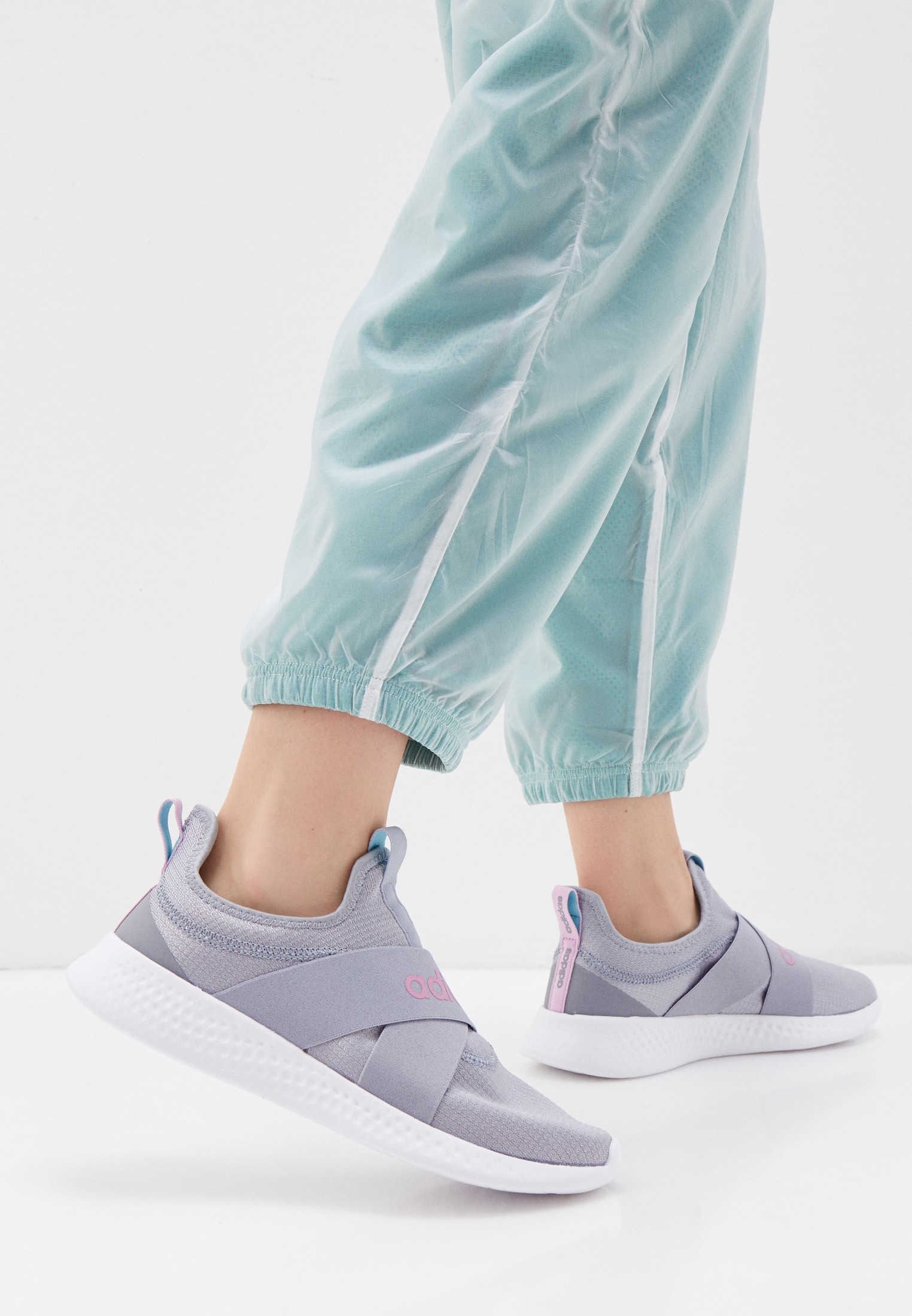 Женские кроссовки Adidas (Адидас) FY7234 купить за 2990 руб.