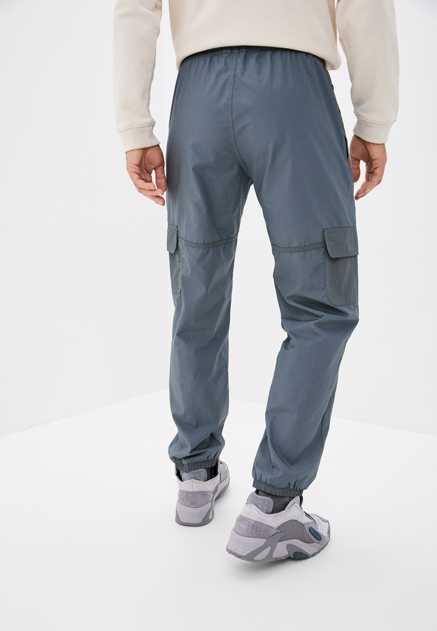 Мужские спортивные брюки Adidas Originals (Адидас Ориджиналс) GN3325 цвет  серый купить за 6390 руб.