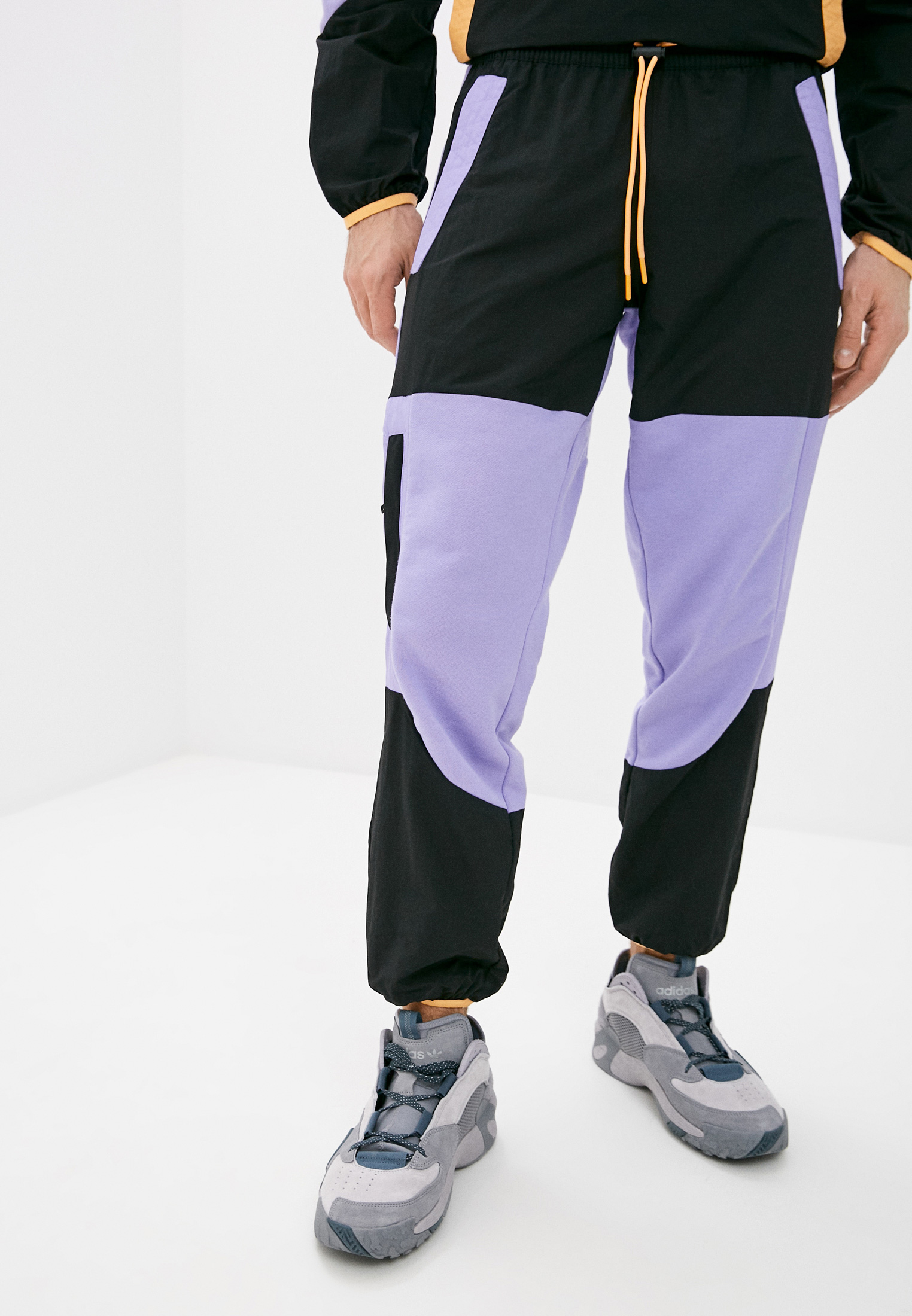 Брюки adidas Originals черные (GN2368). Цена, купить Брюки adidas Originals  черные (GN2368) в Киеве, Харькове, Одессе, Днепре, Николаеве, Запорожье,  Украине | MODNAFAMILIE