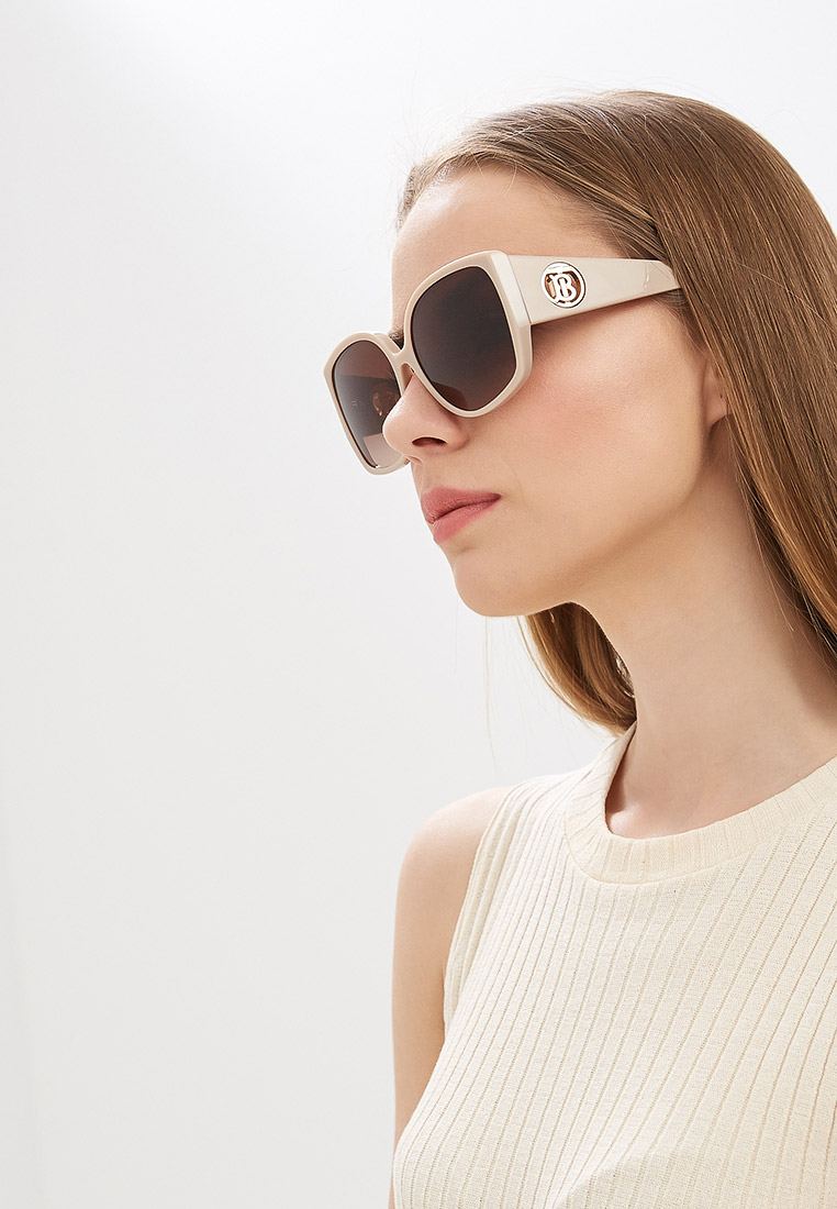 Солнечные очки в бежевой оправе. Очки солнцезащитные бежевые. Солнечные женские очки бежевые. Солнечные очки бежевые. Бежевые очки.