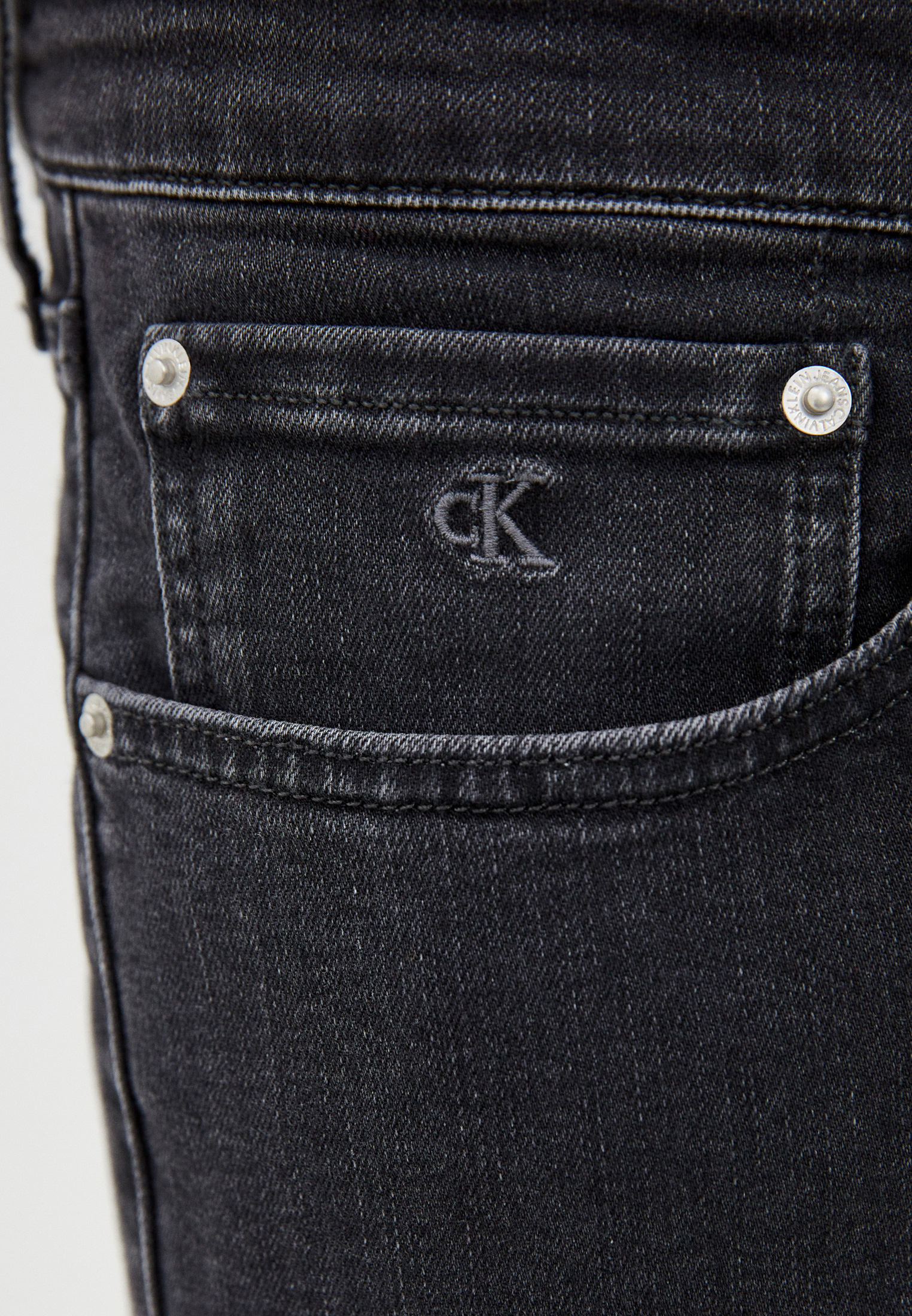 Зауженные джинсы мужские Calvin Klein Jeans J30J315571 купить за 11590 руб.
