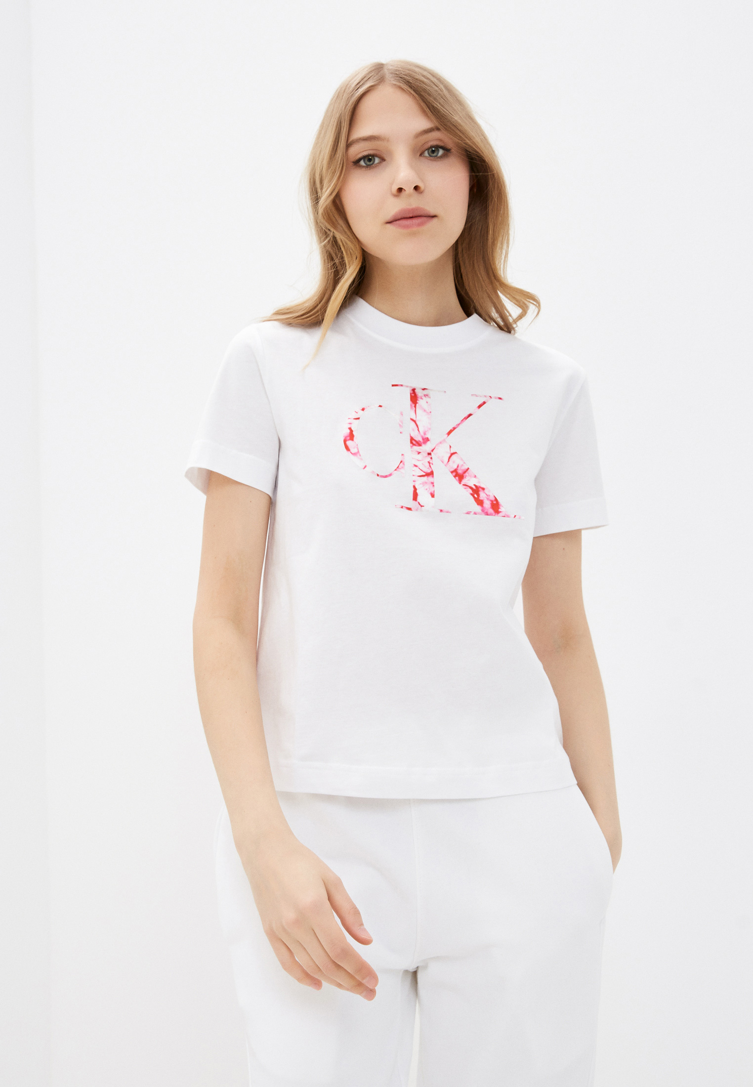 Футболка с коротким рукавом женский Calvin Klein Jeans J20J215605 цвет  белый купить за 4060 руб.