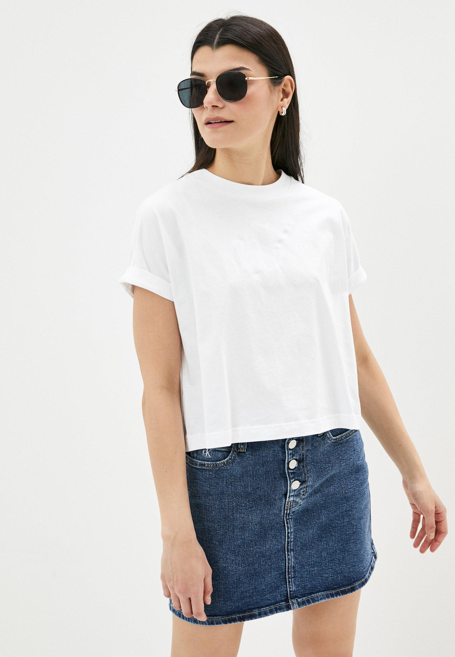 Футболка с коротким рукавом женский Calvin Klein Jeans J20J216347 цвет  белый купить за 4999 руб.