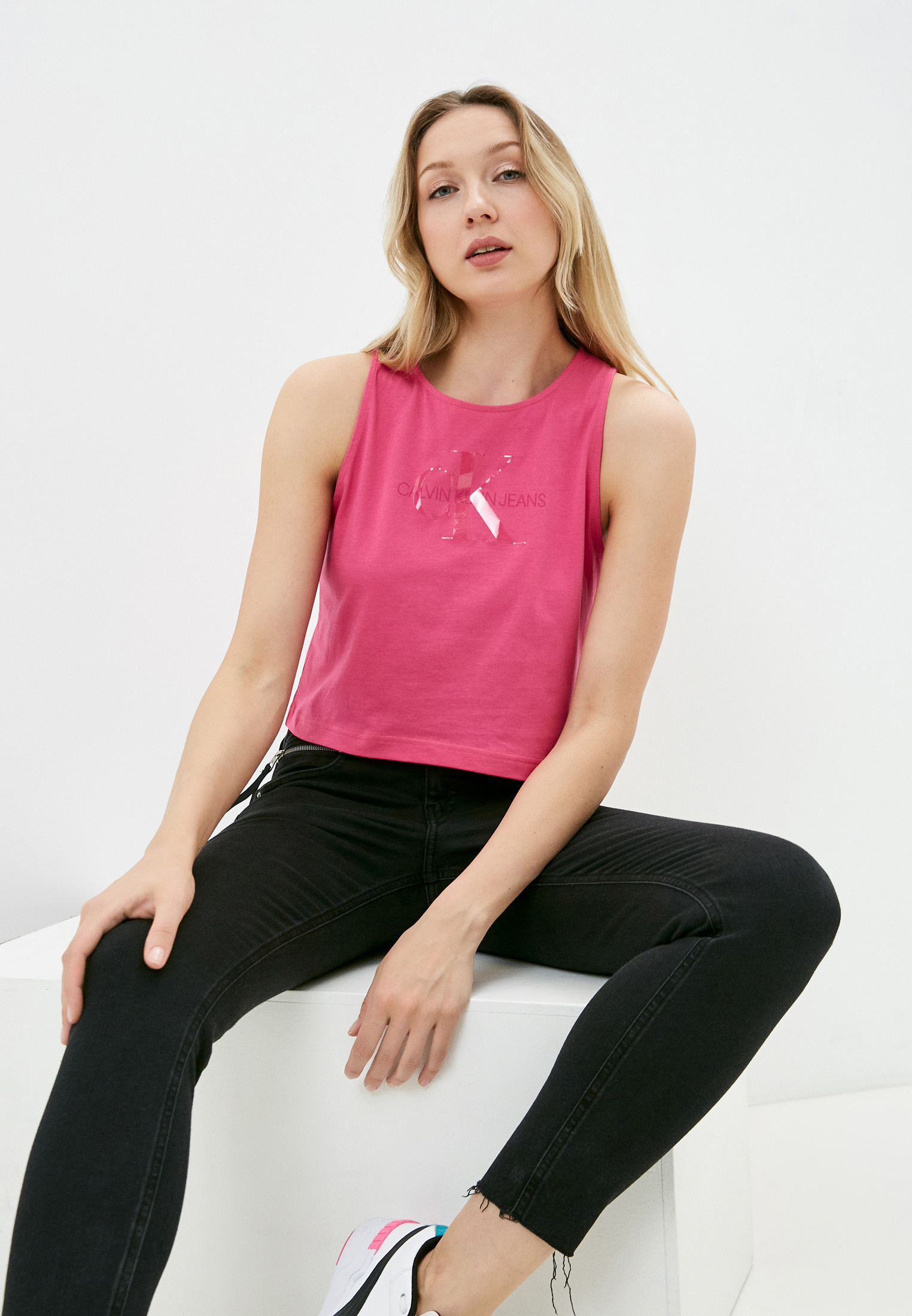 Майка женская Calvin Klein Jeans J20J215622 купить за 2200 руб.