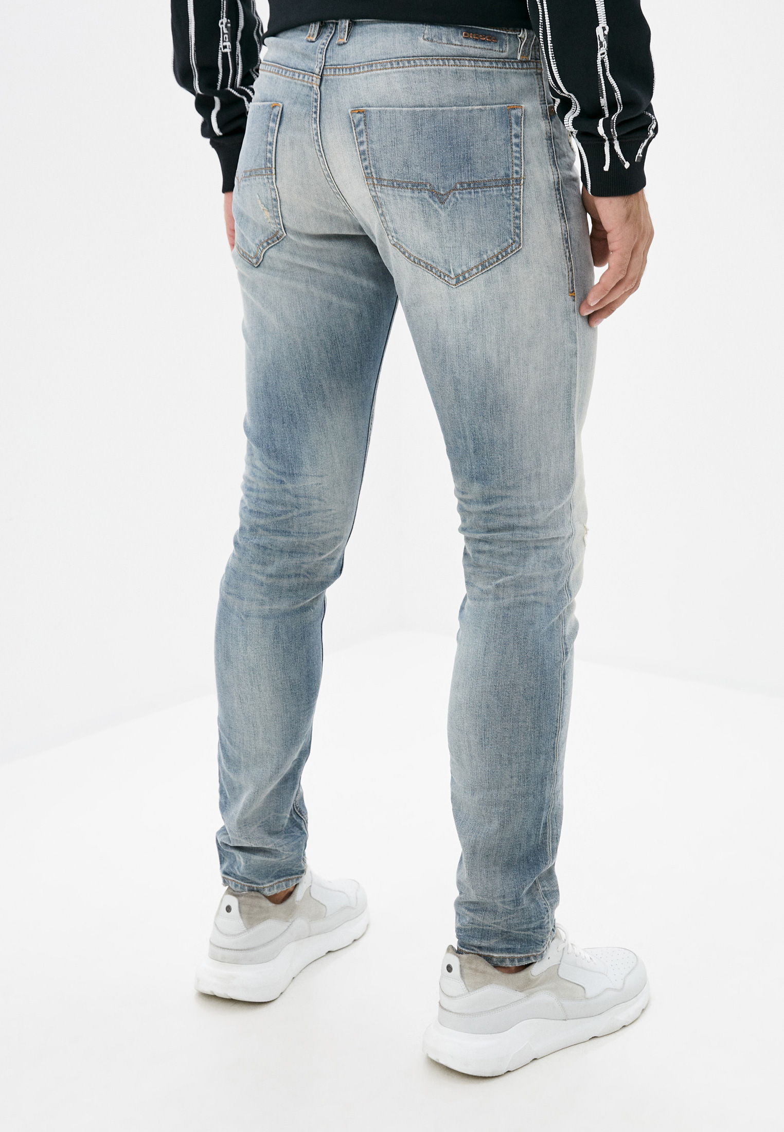 Мужские зауженные джинсы Diesel (Дизель) 00CKRH084UK: изображение 3
