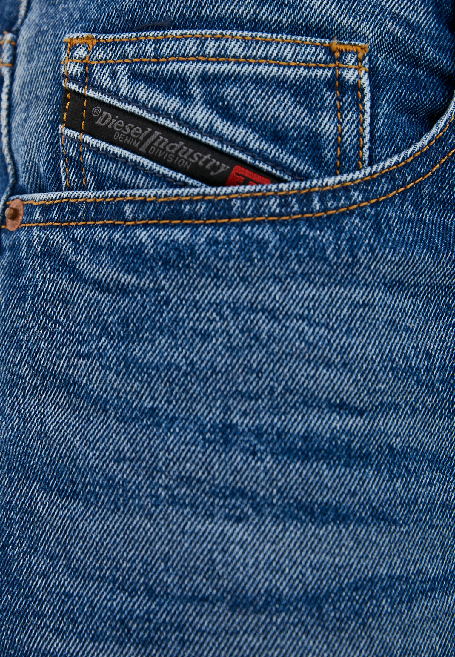 Мужские зауженные джинсы Diesel (Дизель) 00SMXC0076Y: изображение 4