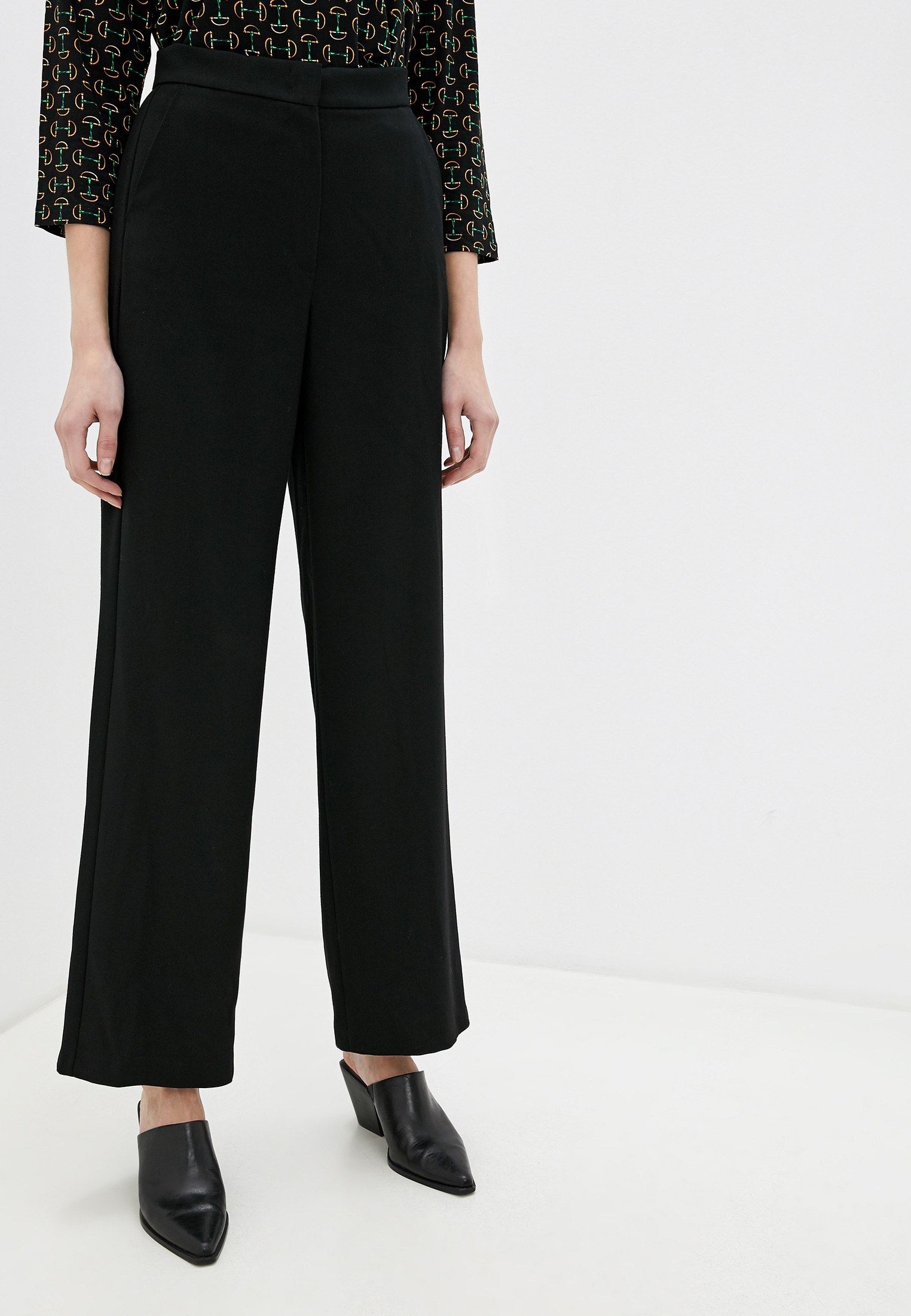 Retro Style North Carolina Silhouette Womens Jogger Pants Capri Pant