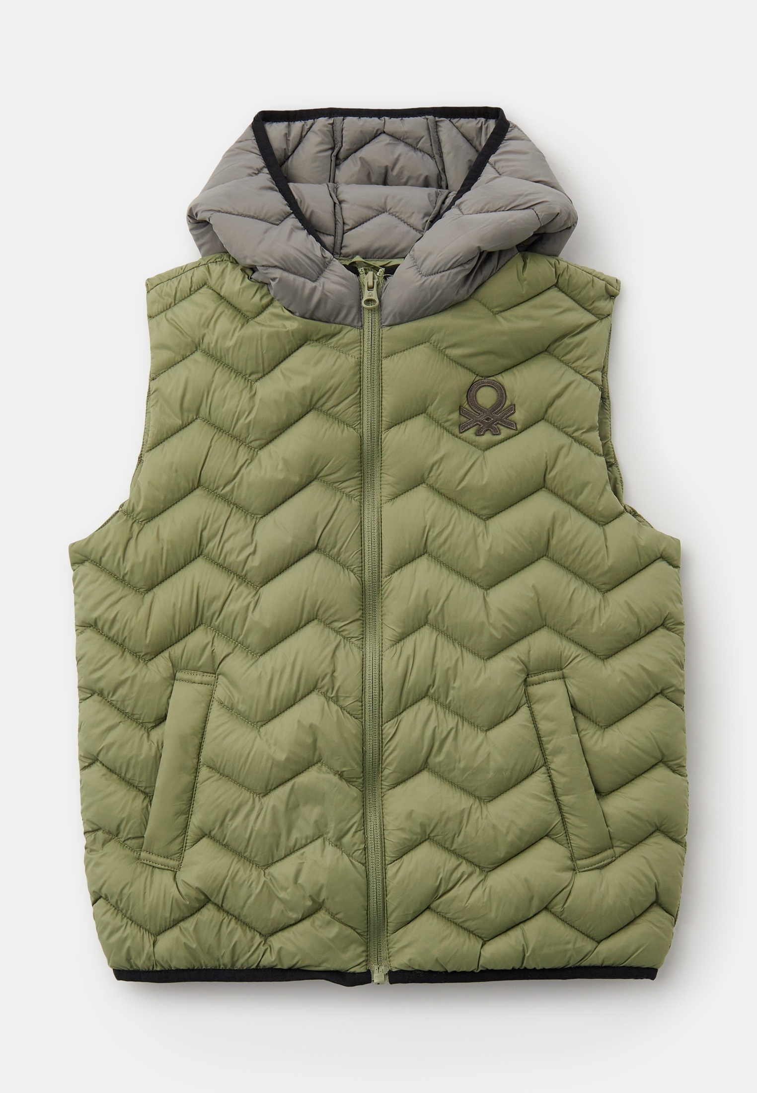 Жилет United Colors of Benetton (Юнайтед Колорс оф Бенеттон) Жилет утепленный United Colors of Benetton