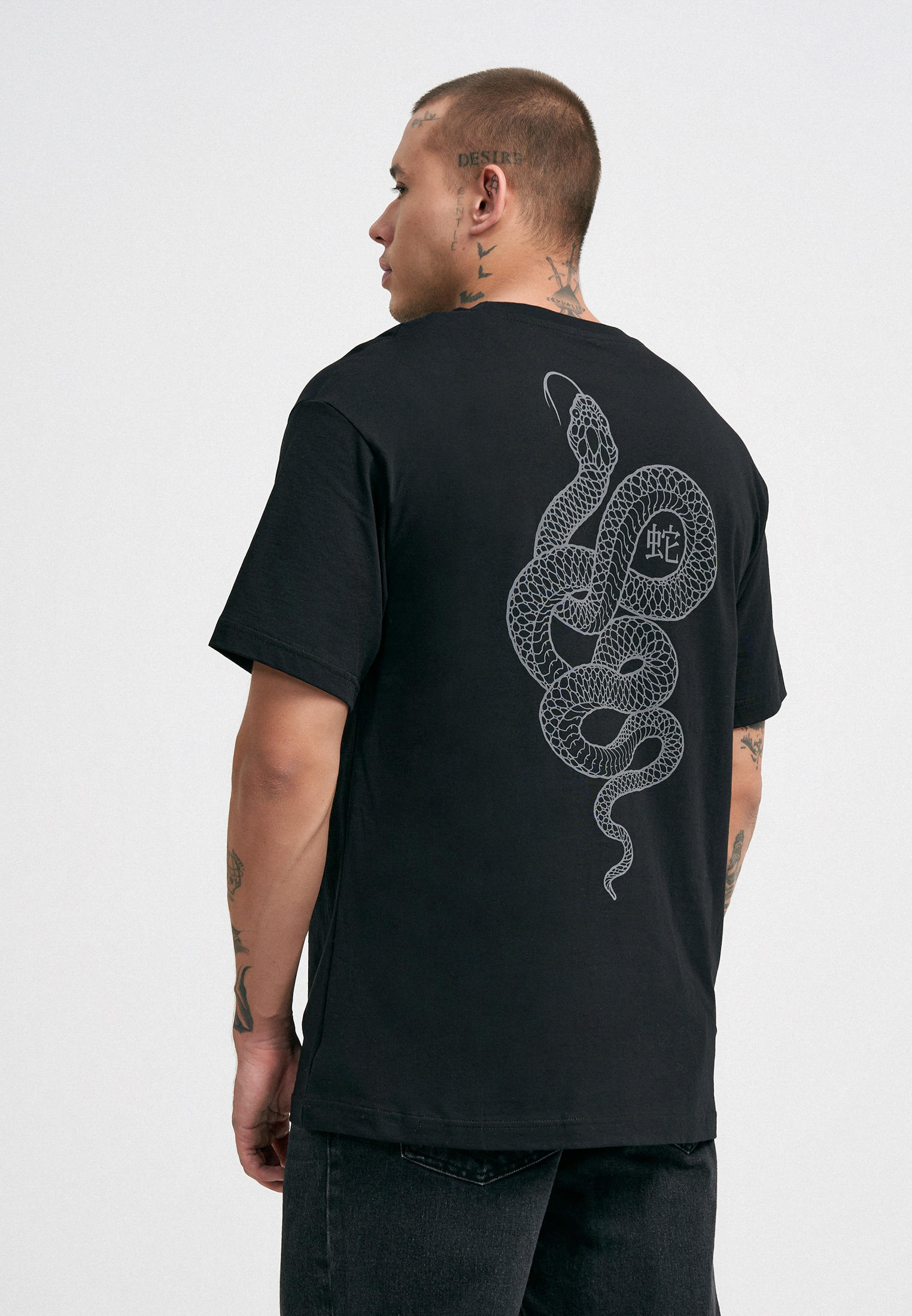 Футболка с коротким рукавом ТВОЕ 87086-00BK-L