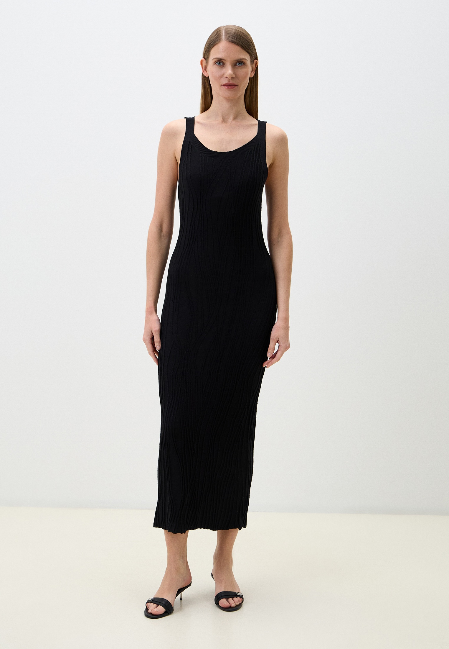 Вязаное платье Emberens 6836