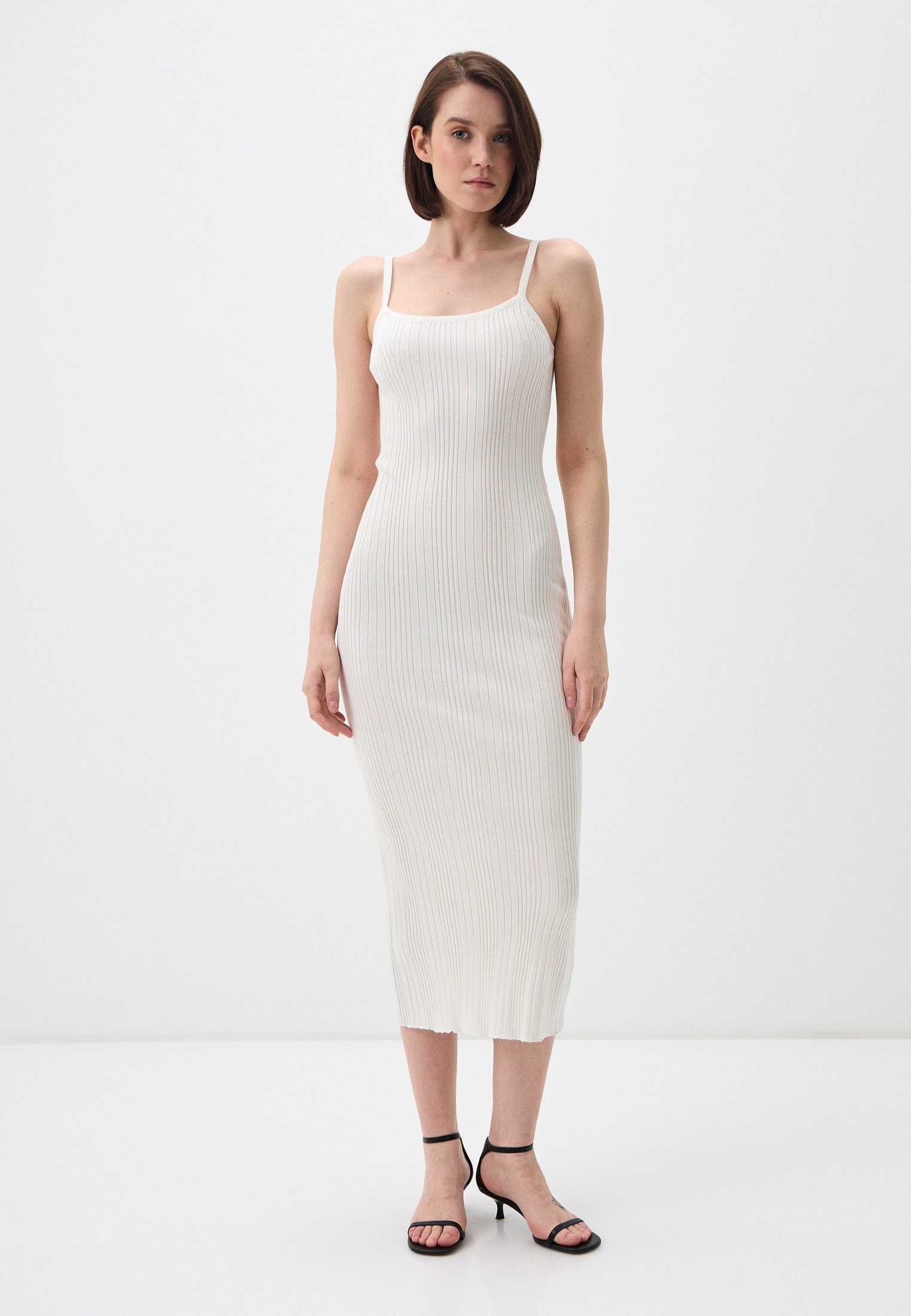 Вязаное платье Emberens 06046