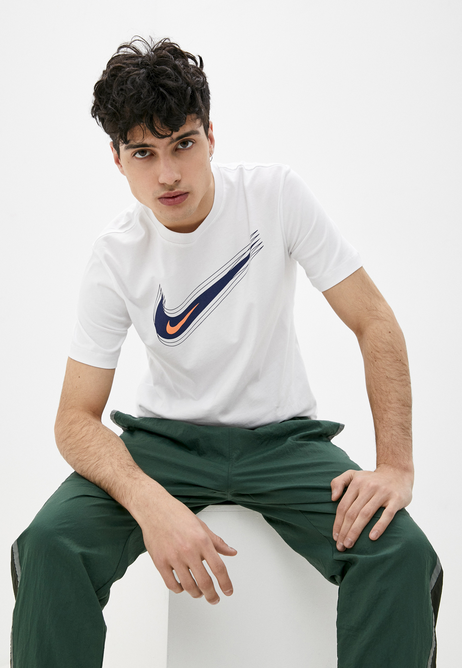 Футболка мужская Nike (Найк) DB6470 купить за 1799 руб.