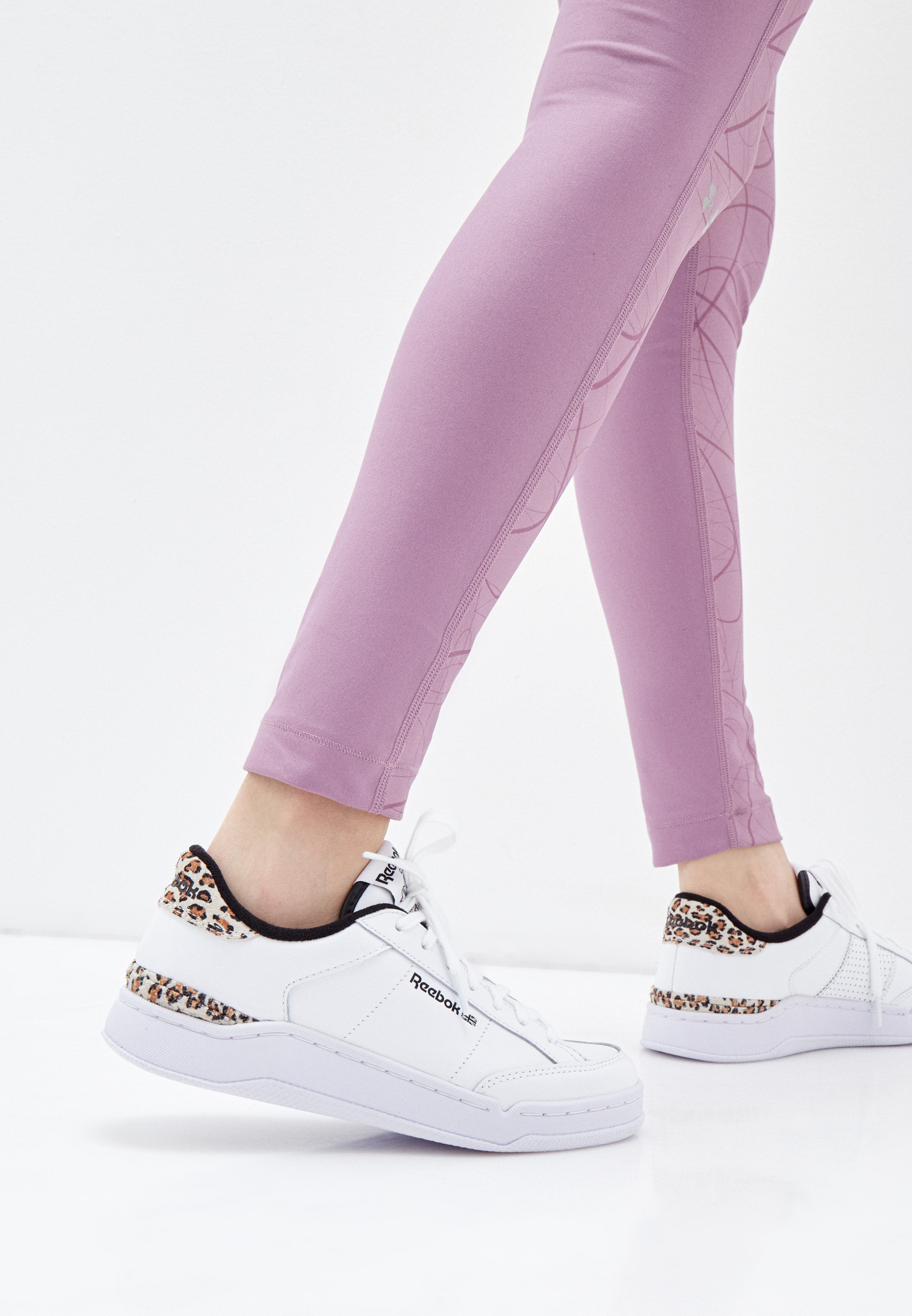 Женские кроссовки Reebok Classic FY4997 купить за 4610 руб.