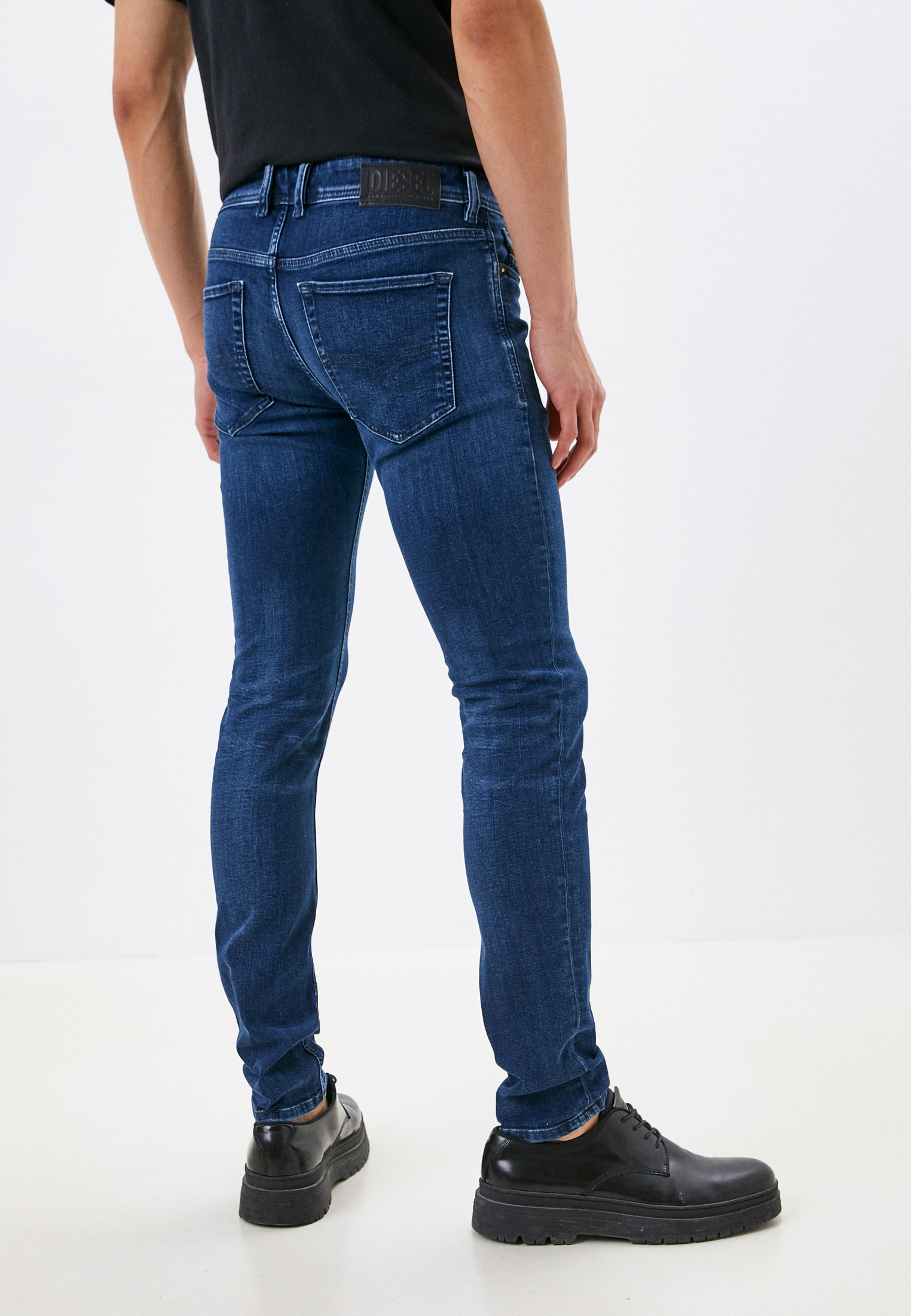 Мужские зауженные джинсы Diesel (Дизель) 00SWJF009QI: изображение 9
