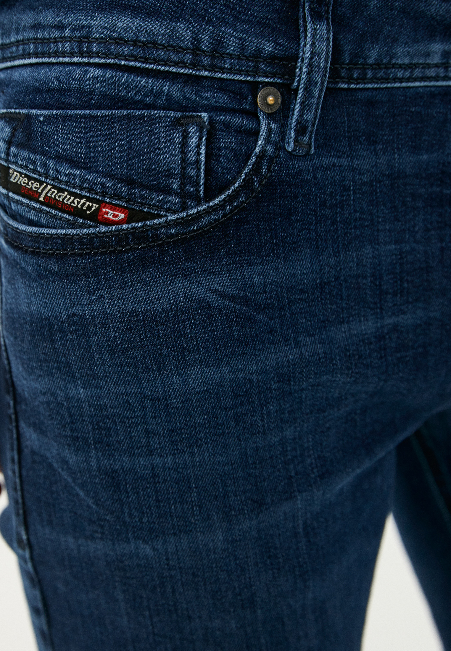 Мужские зауженные джинсы Diesel (Дизель) 00SWJF009QI: изображение 16