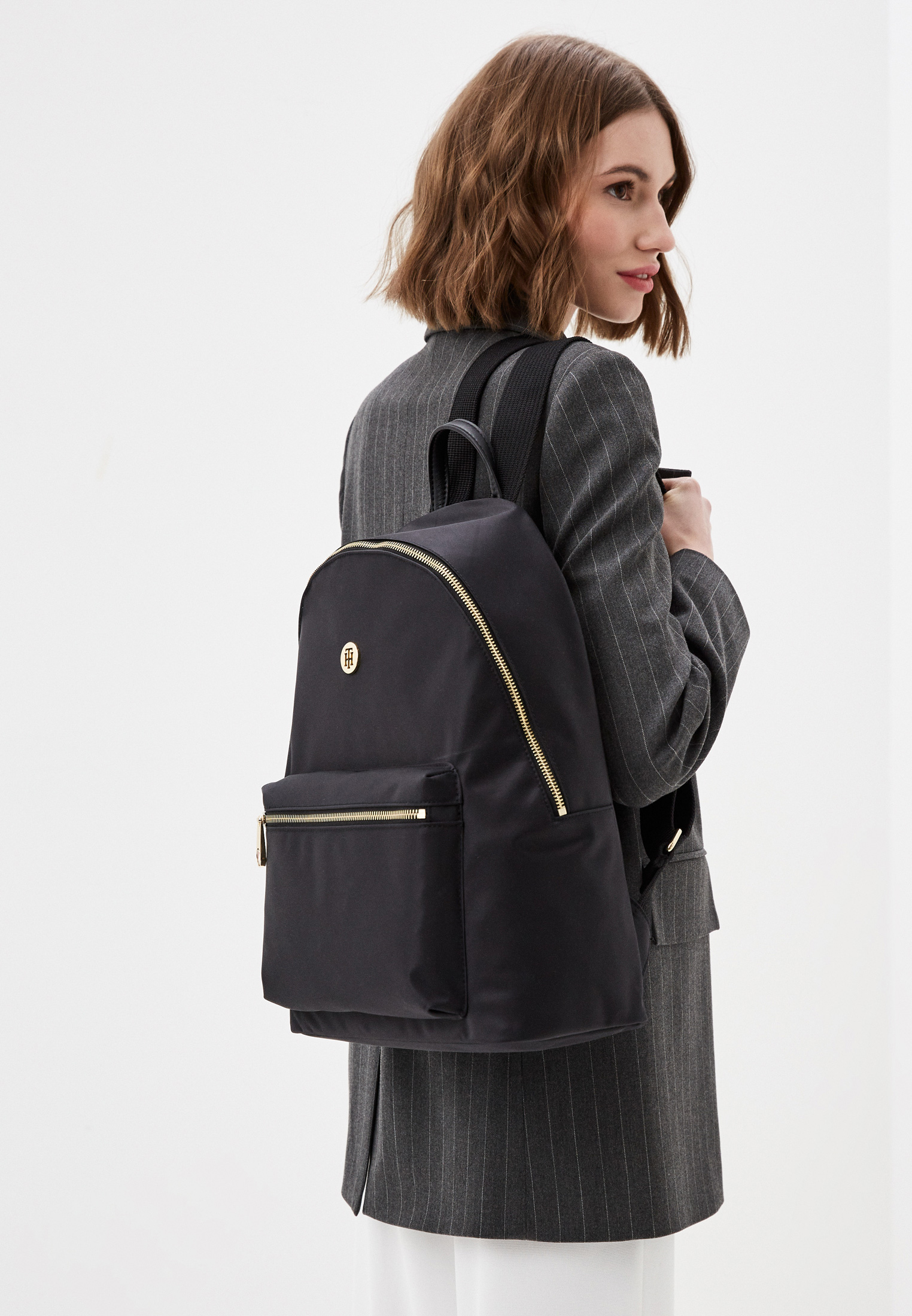 Городской рюкзак женский Tommy Hilfiger (Томми Хилфигер) AW0AW09693 внешний  материал нейлон, полиэстер; цвет черный купить за 10390 руб.