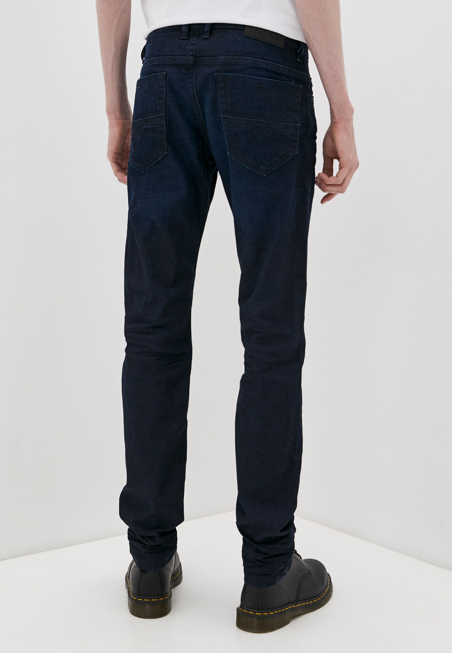 Мужские зауженные джинсы Diesel (Дизель) 00SB6F0098I: изображение 3