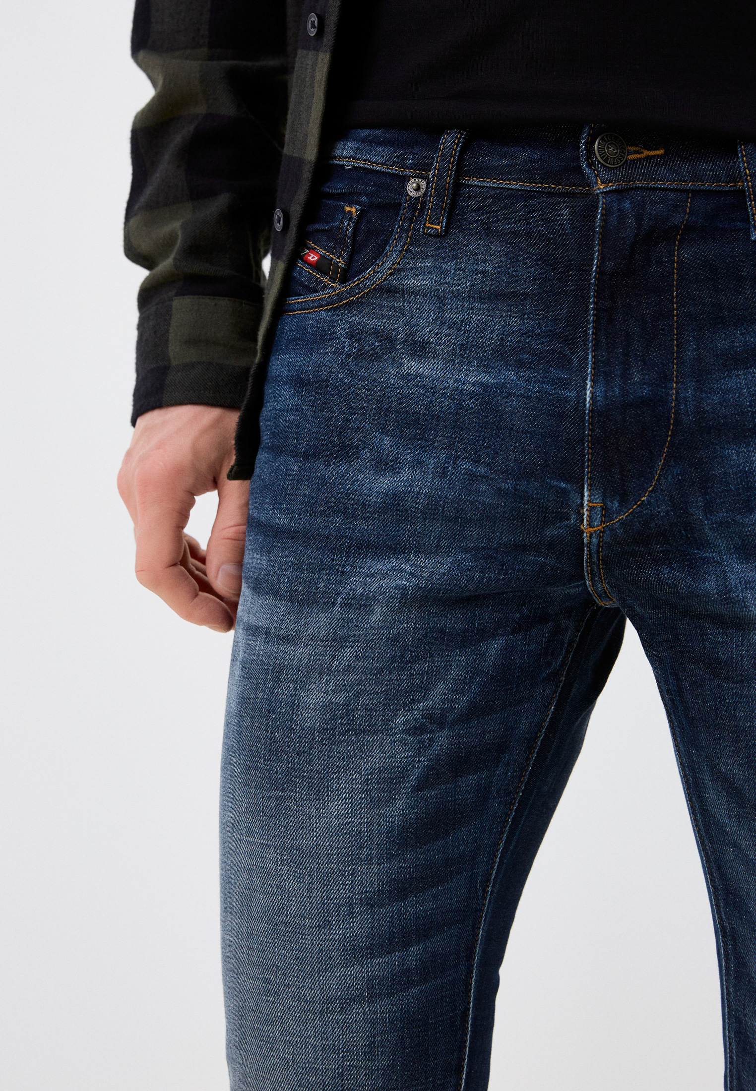Мужские зауженные джинсы Diesel (Дизель) 00SPW5009GQ: изображение 4