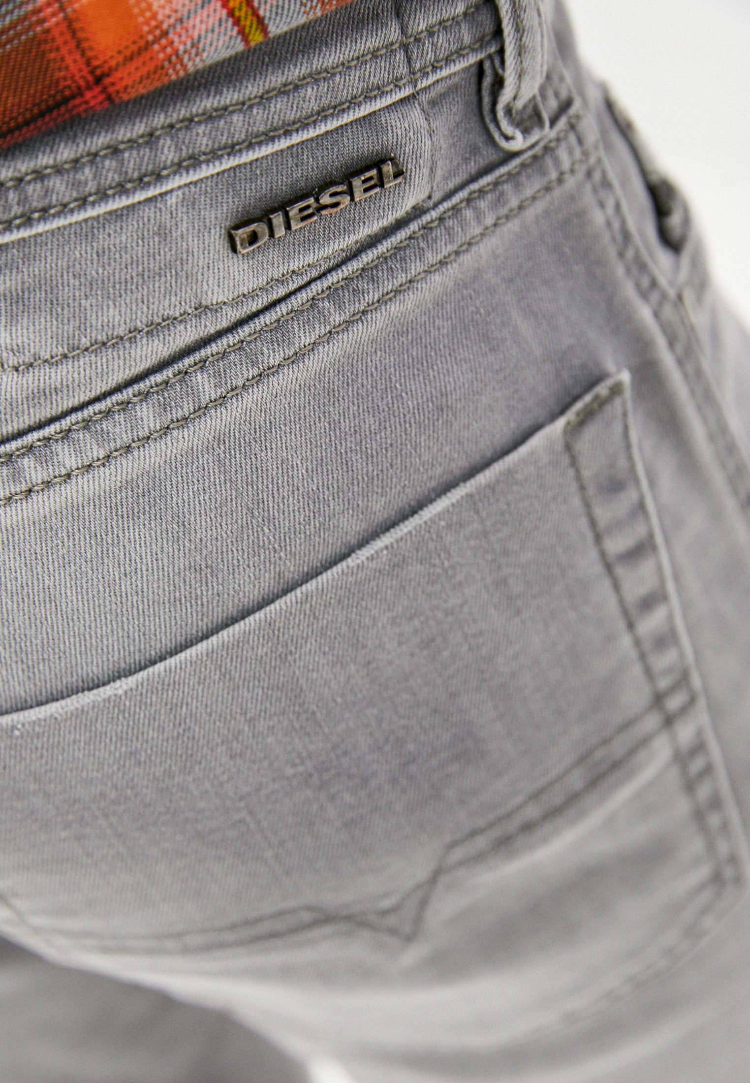 Мужские зауженные джинсы Diesel (Дизель) 00CKRH0687W: изображение 4
