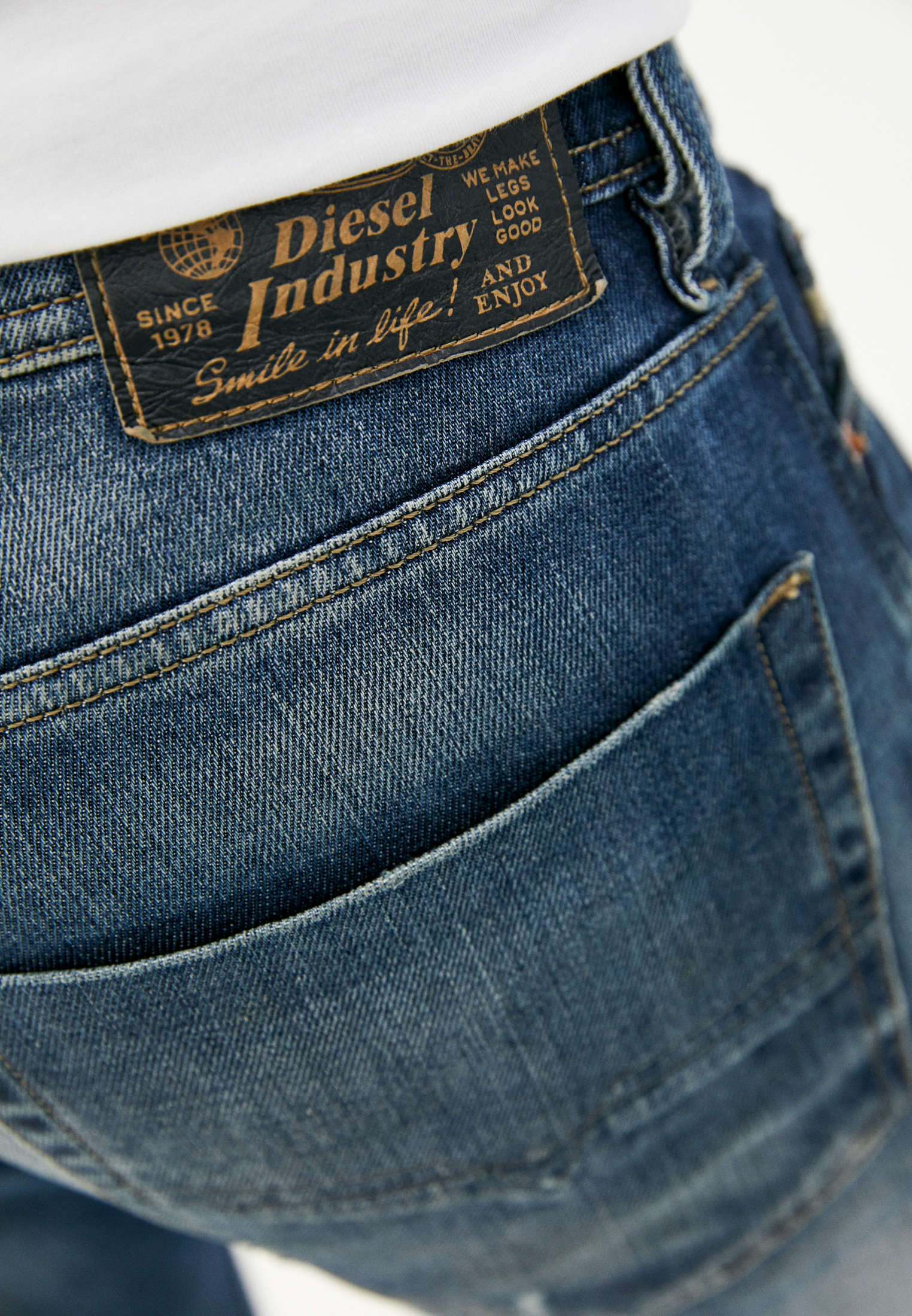 Мужские зауженные джинсы Diesel (Дизель) 00CKRHR248D: изображение 4
