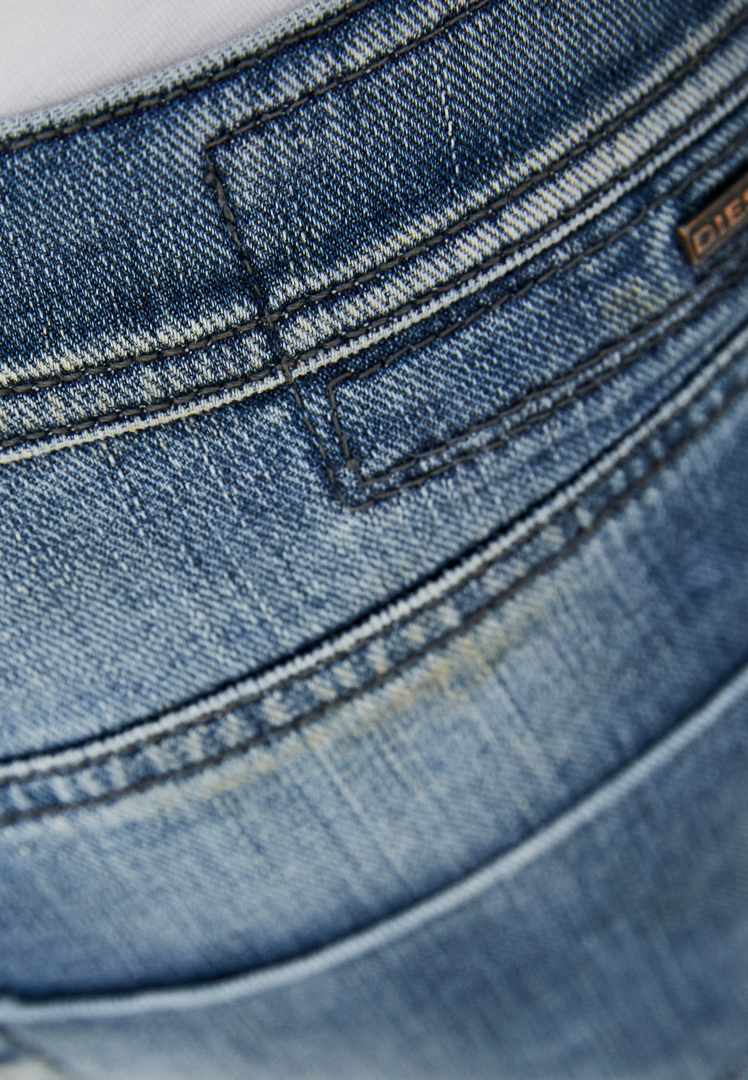 Мужские зауженные джинсы Diesel (Дизель) 00CKRI0854Z: изображение 4