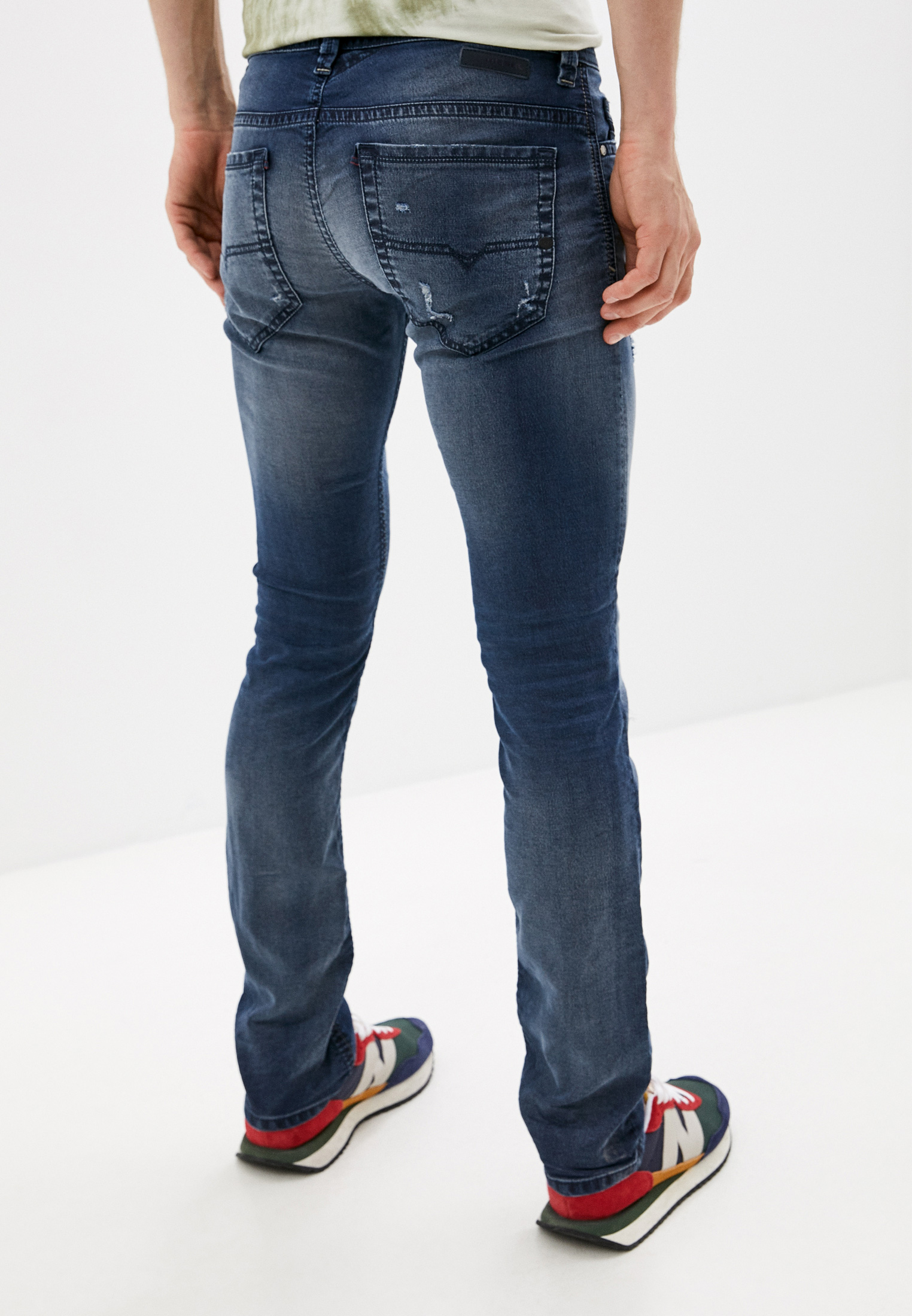 Мужские зауженные джинсы Diesel (Дизель) 00SNKA0684W: изображение 3