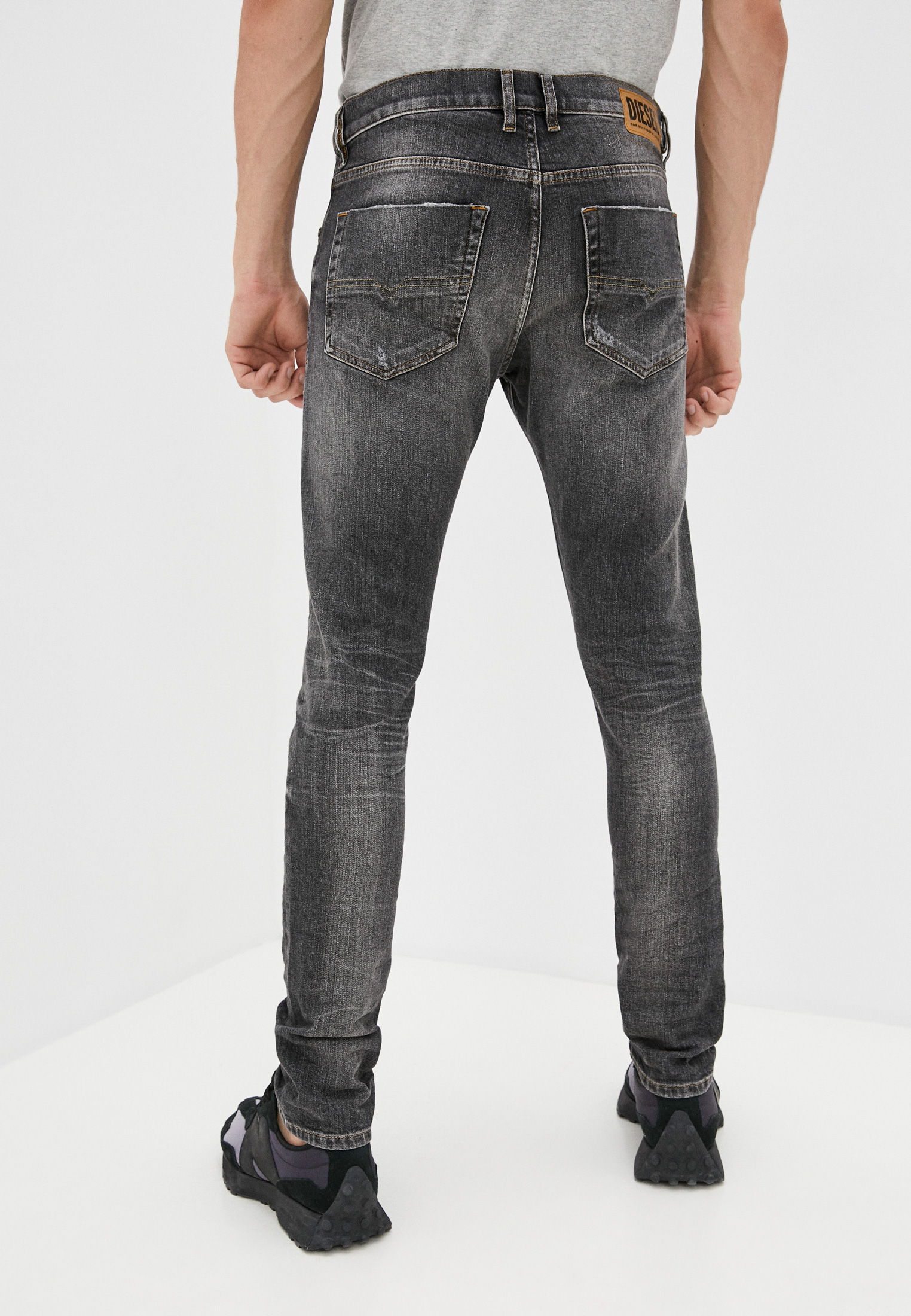 Мужские зауженные джинсы Diesel (Дизель) 00SWID0090T: изображение 3