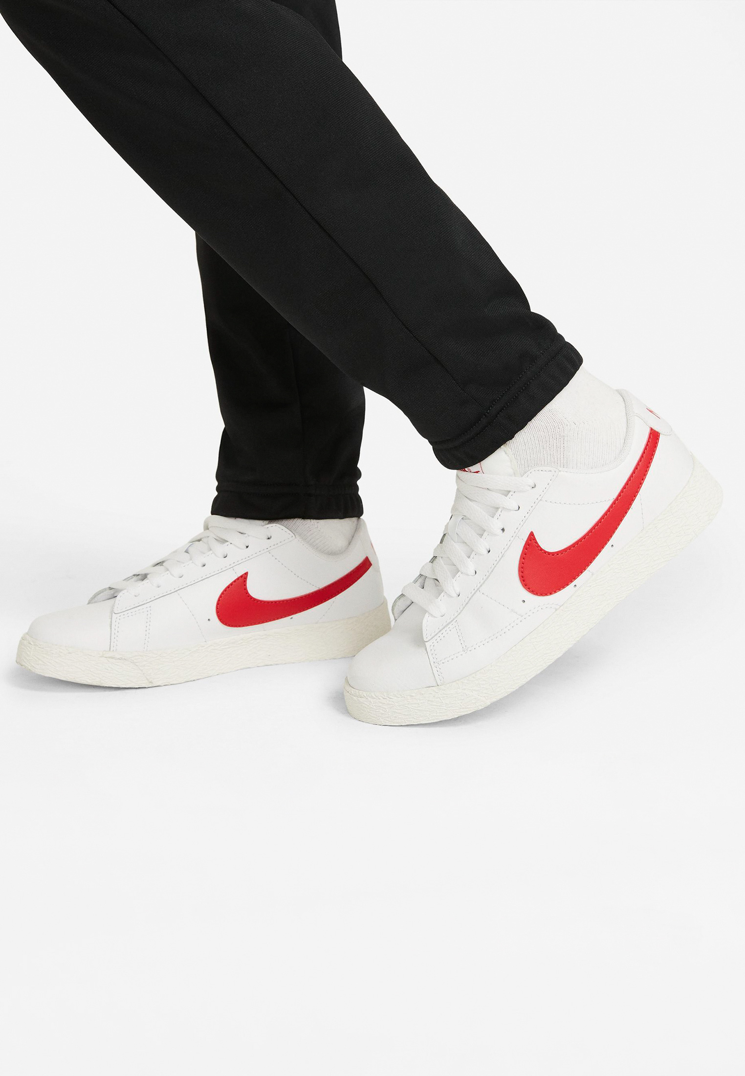 Спортивный костюм для девочек Nike (Найк) DH9661 цвет красный, черный  купить за 5570 руб.