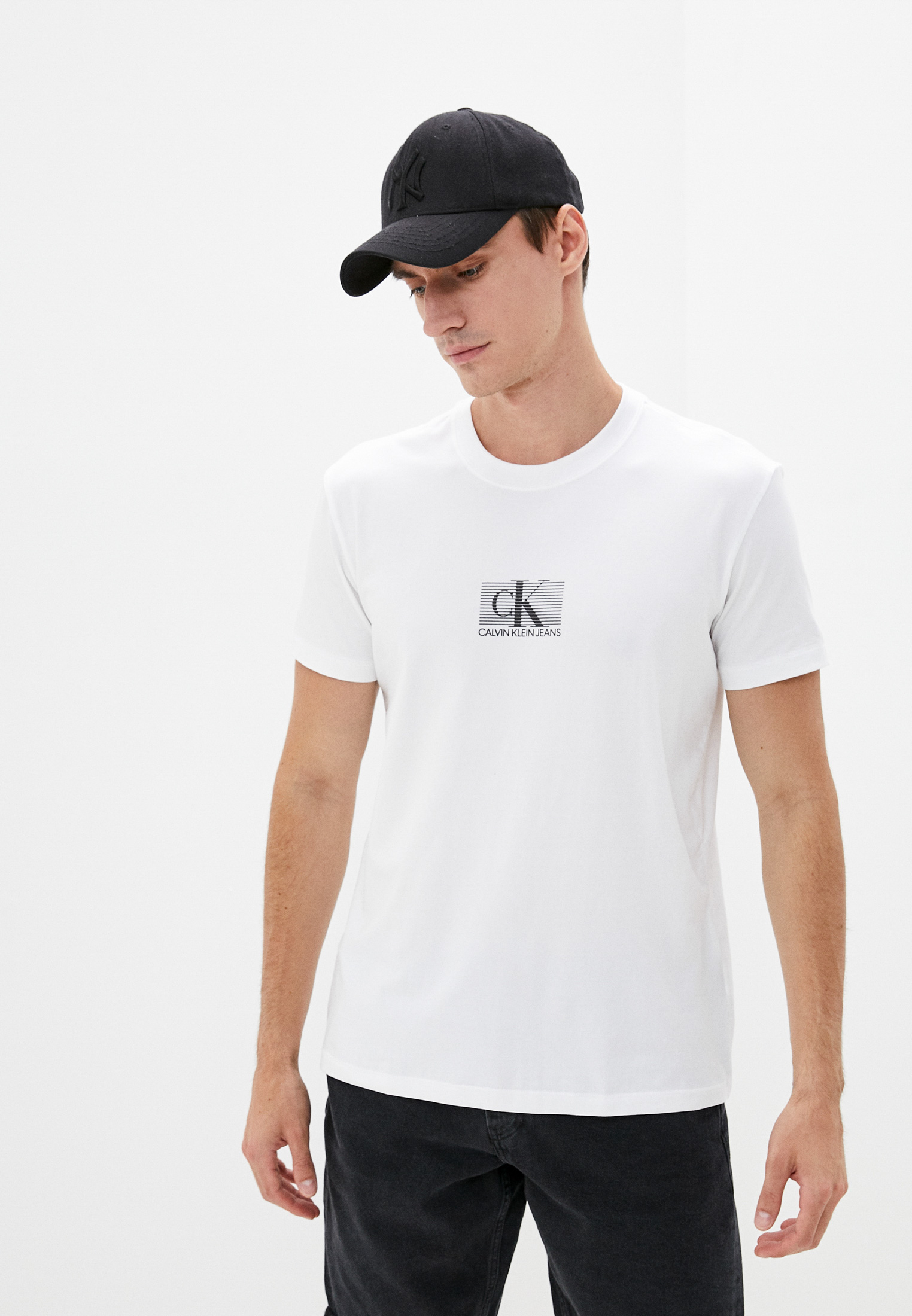 Футболка с коротким рукавом мужской Calvin Klein Jeans J30J318201 купить за  3520 руб.