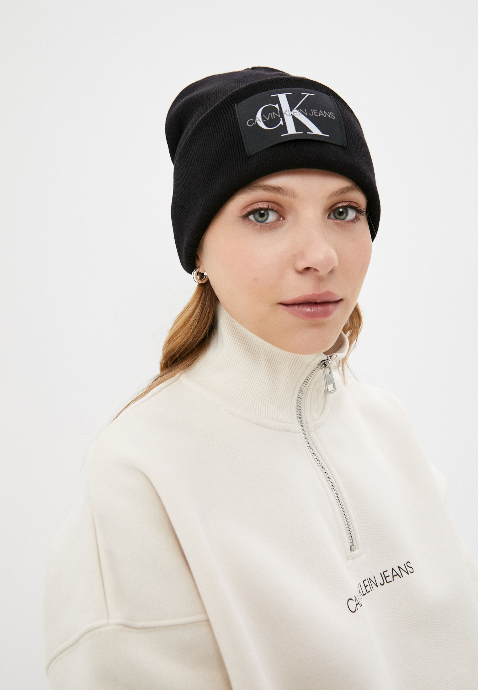 Купить Шапку Calvin Klein Женская