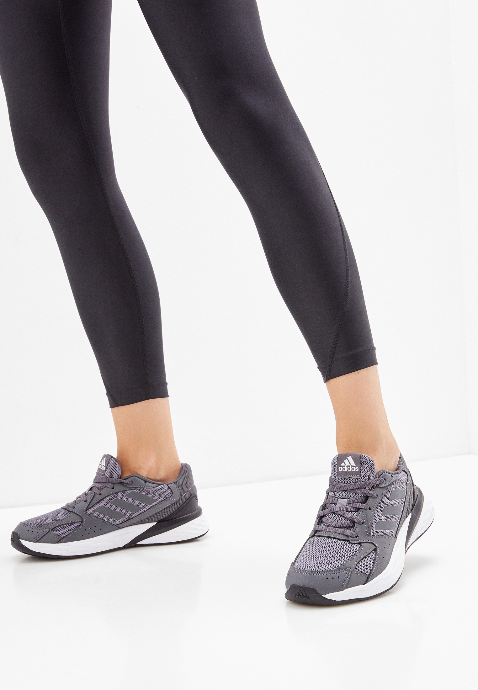 Женские кроссовки Adidas (Адидас) FY9586 купить за 3590 руб.