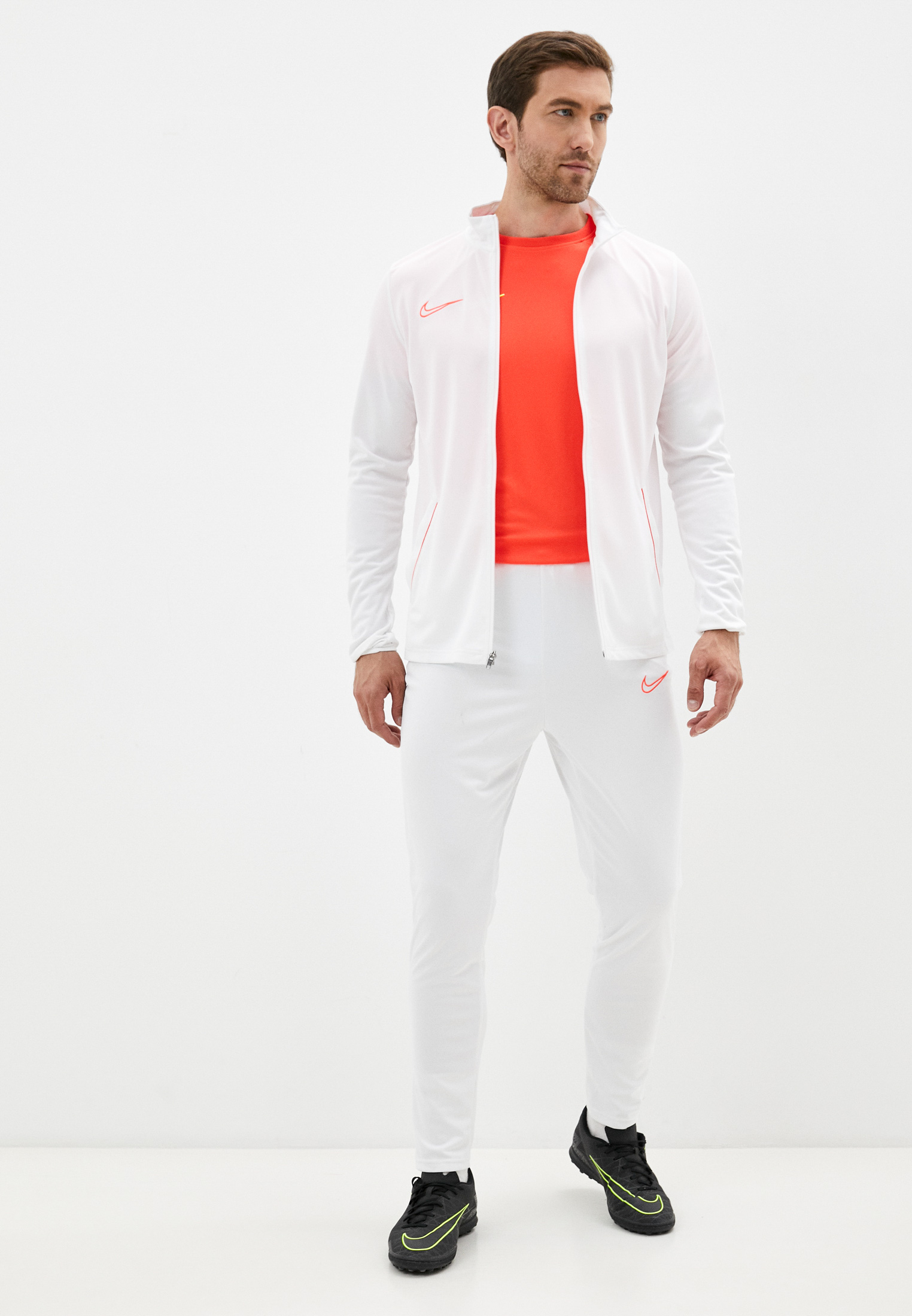 Спортивный костюм мужской Nike (Найк) CW6131 цвет белый купить за 7599 руб.