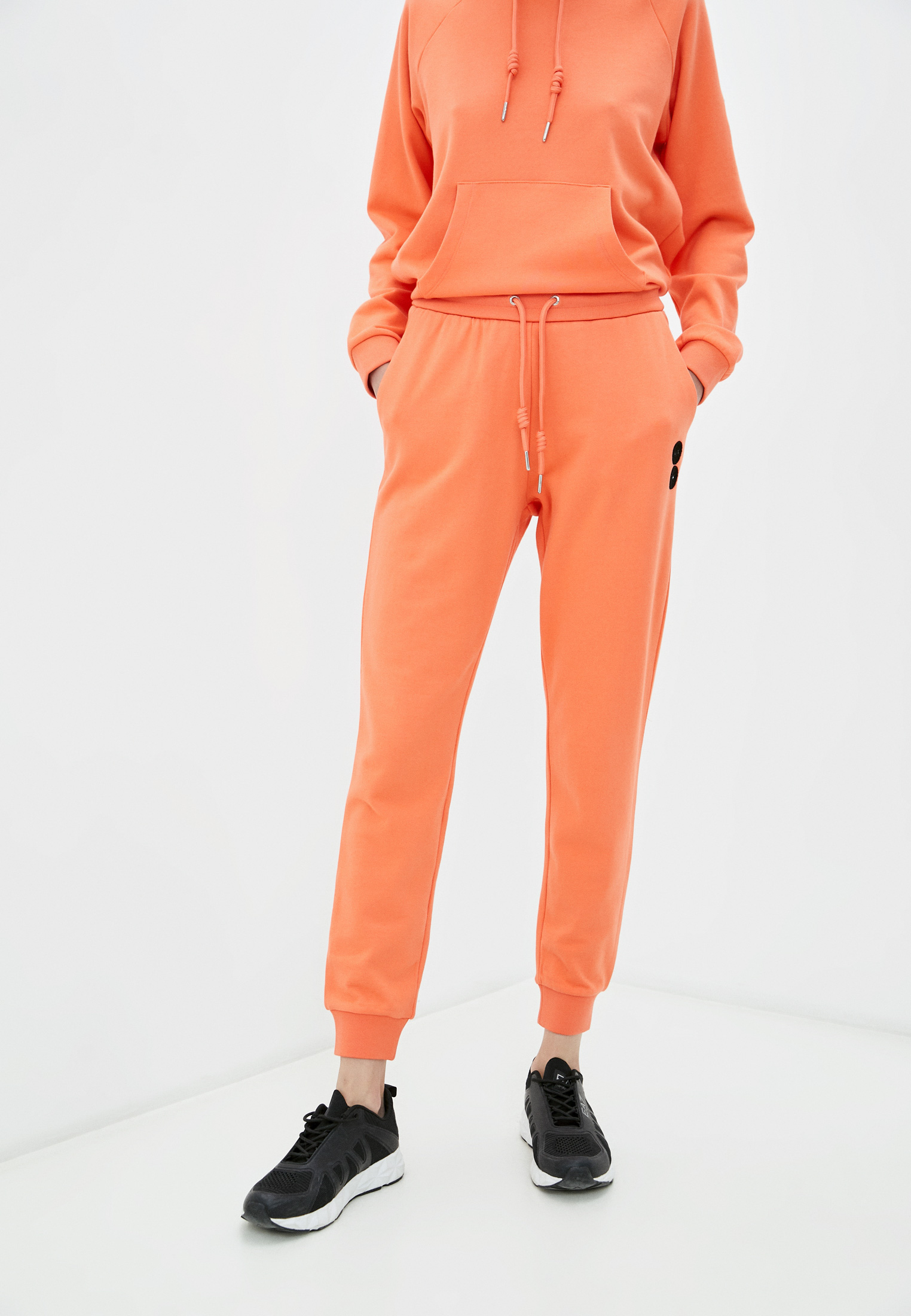 Женские спортивные брюки Armani Exchange 6KYP88 YJ89Z купить за 7310 руб.