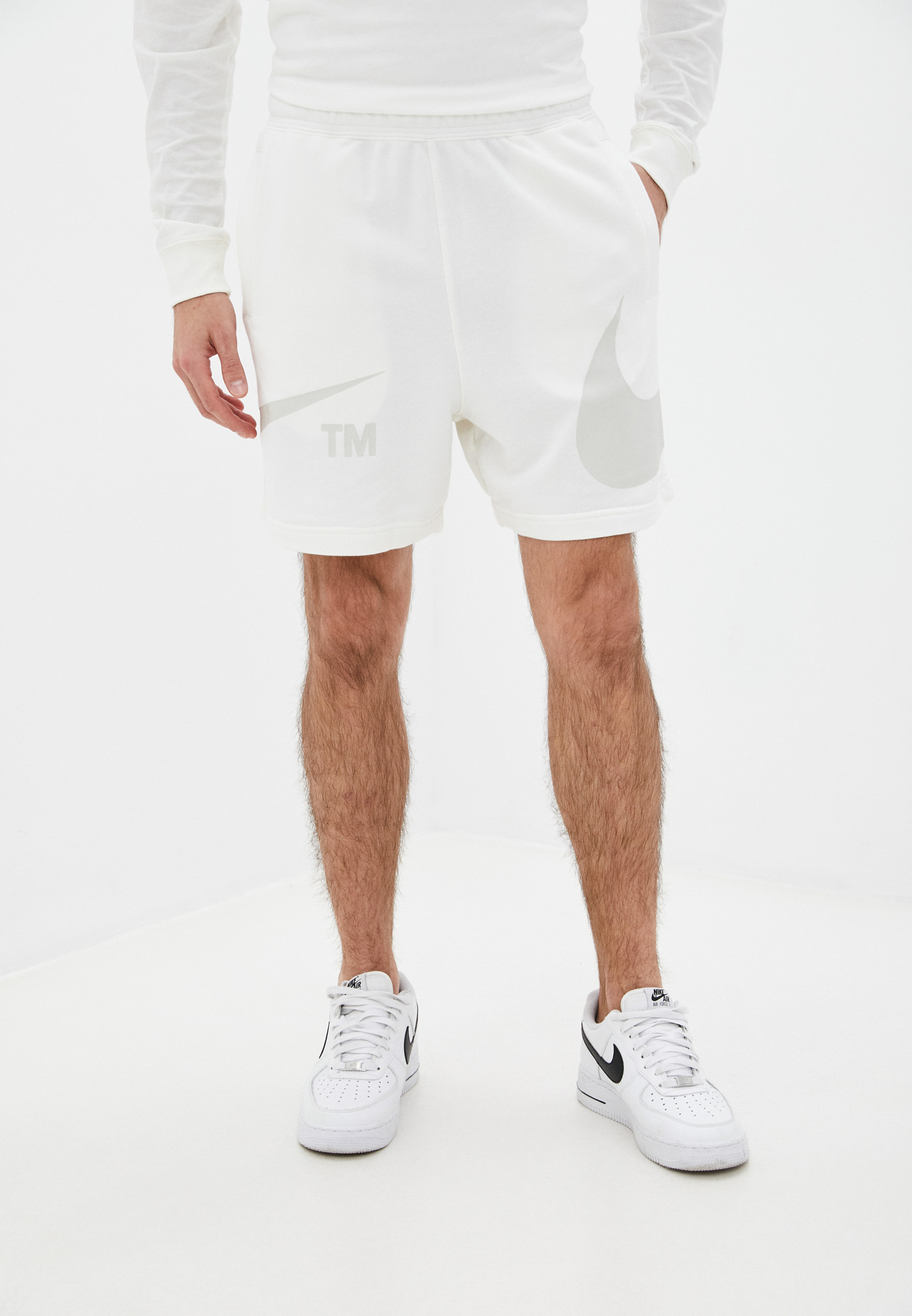 Белые мужские спорт. Шорты Nike m NSW Swoosh short ft. Nike Swoosh шорты мужские. Шорты найк Swoosh белые. Шорты белые найк короткие мужские
