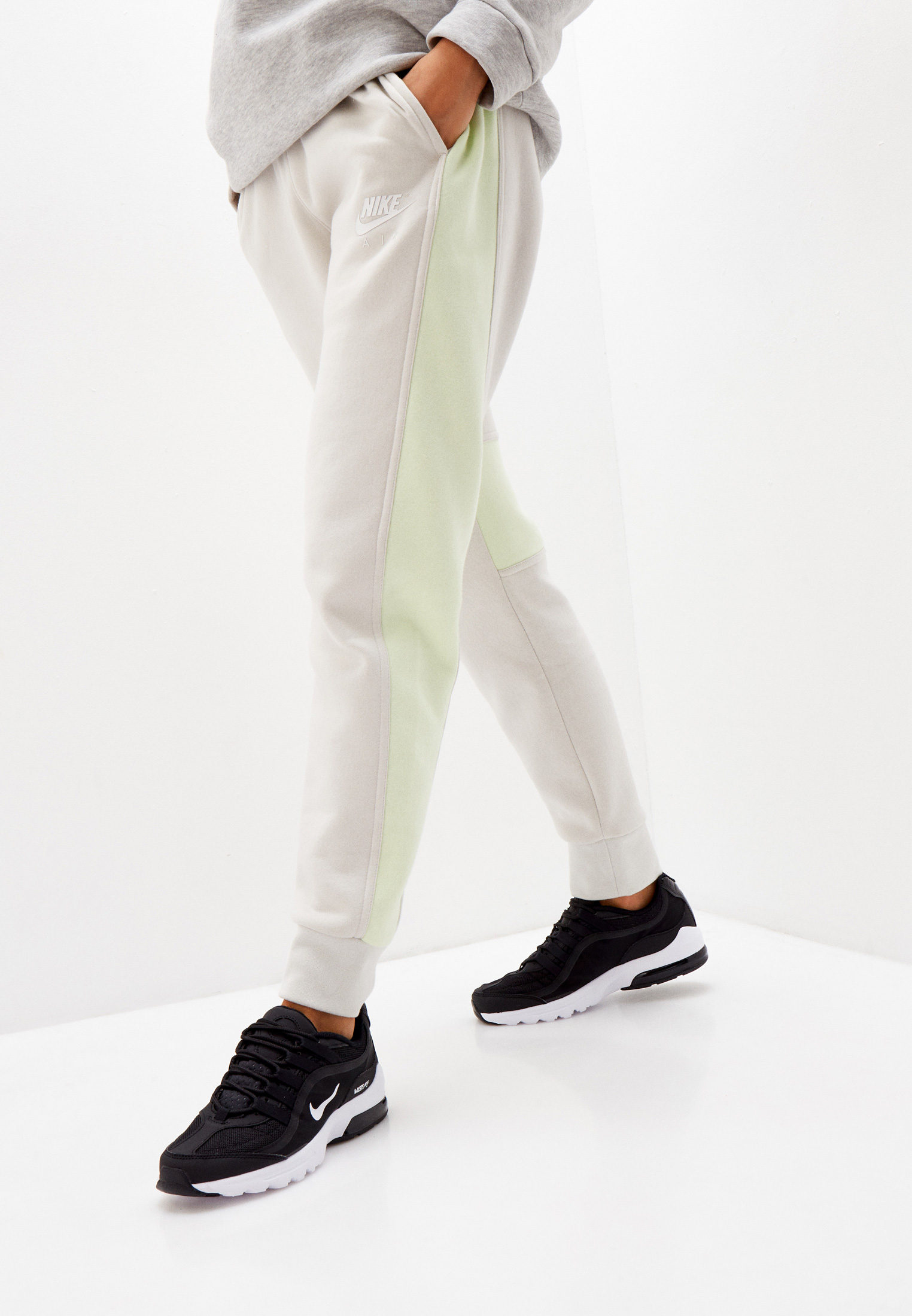 Женские кроссовки Nike (Найк) CT1730 купить за 8499 руб.