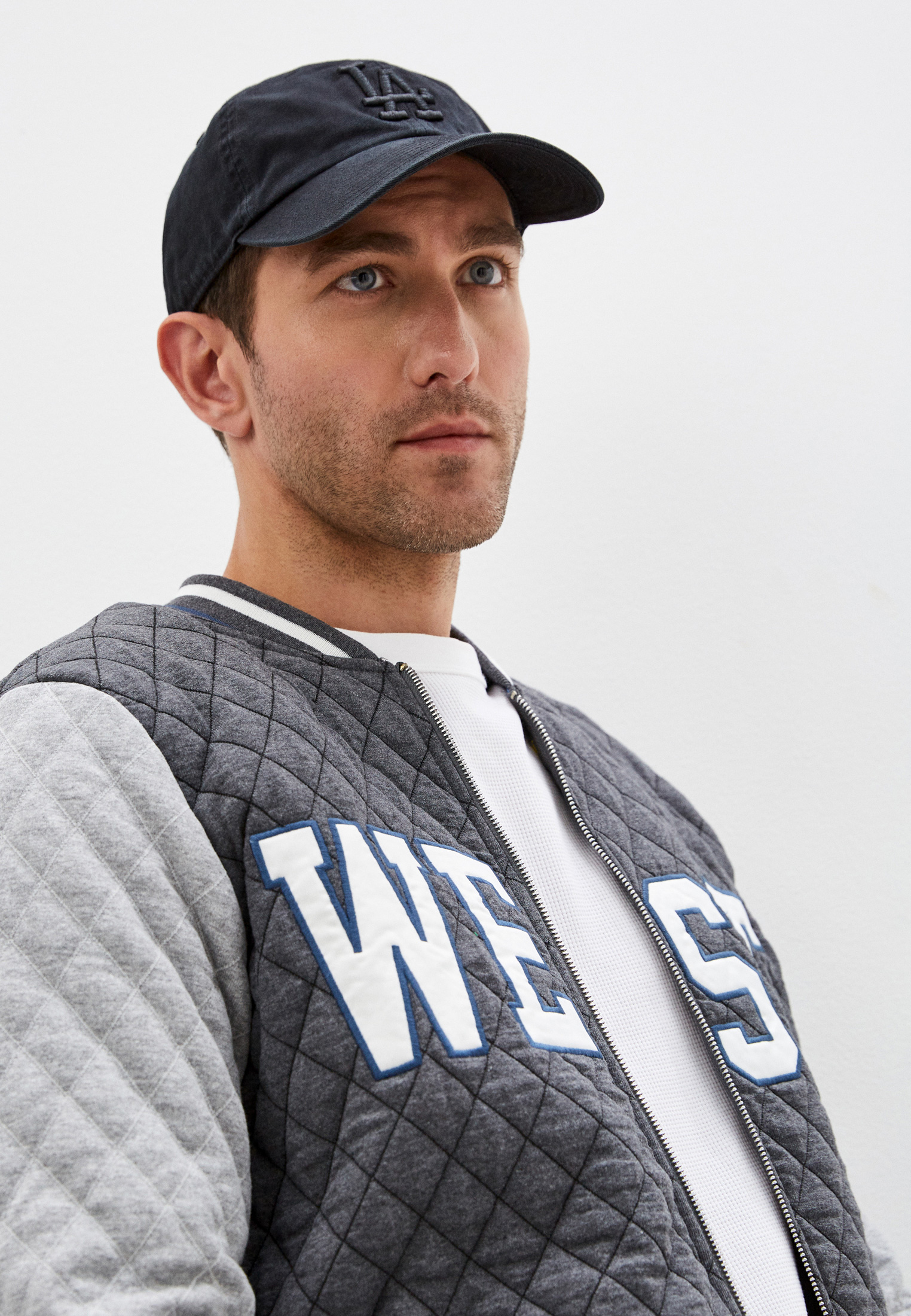 Логотип. B&k brand. T. Oral b логотип. Бренд.