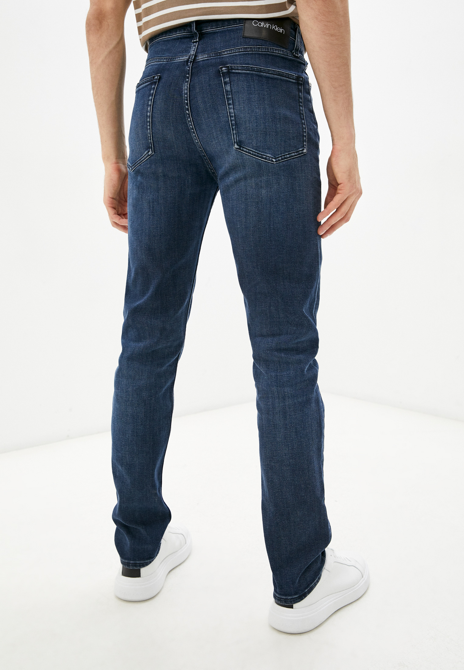 Мужские зауженные джинсы Calvin Klein (Кельвин Кляйн) K10K107446: изображение 4