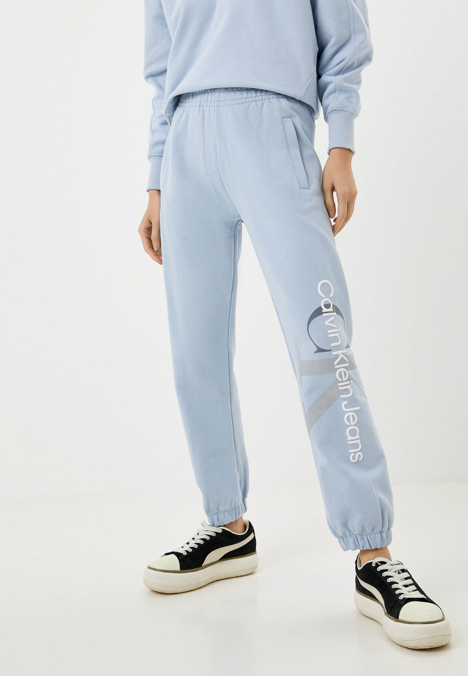 Женские спортивные брюки Calvin Klein Jeans J20J217786 цвет голубой купить за 9990 руб.