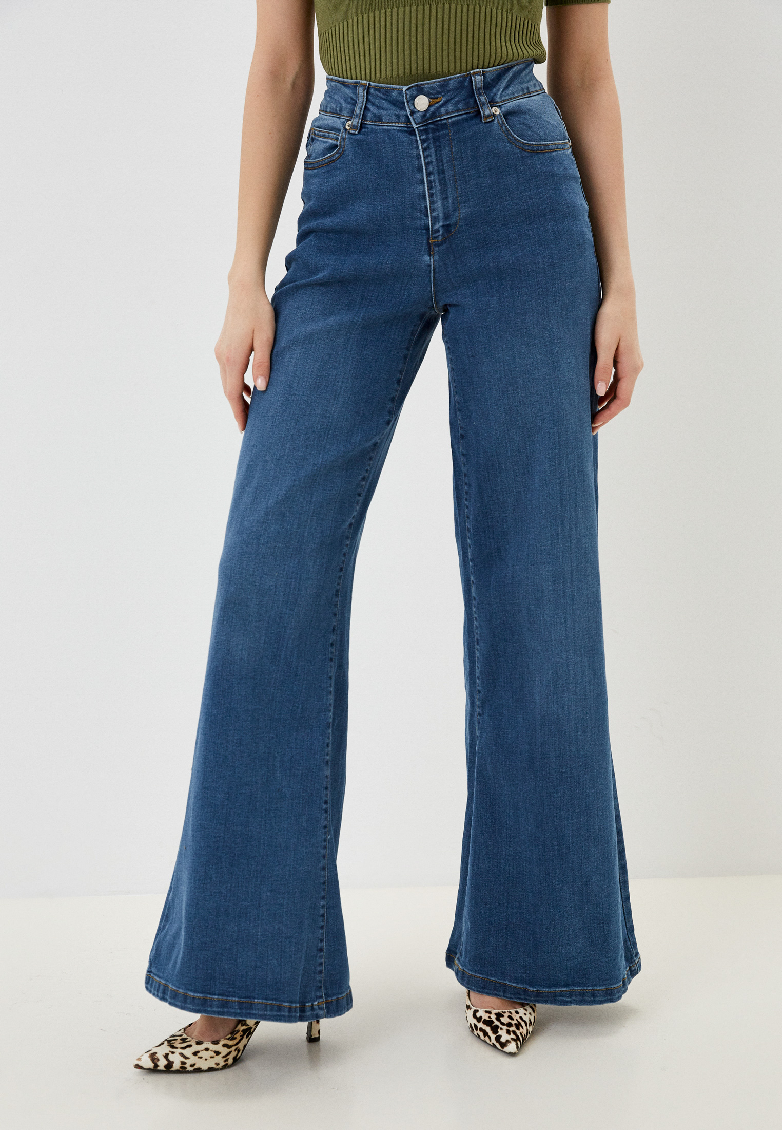 Широкие и расклешенные джинсы Silvian Heach PGP22165JE