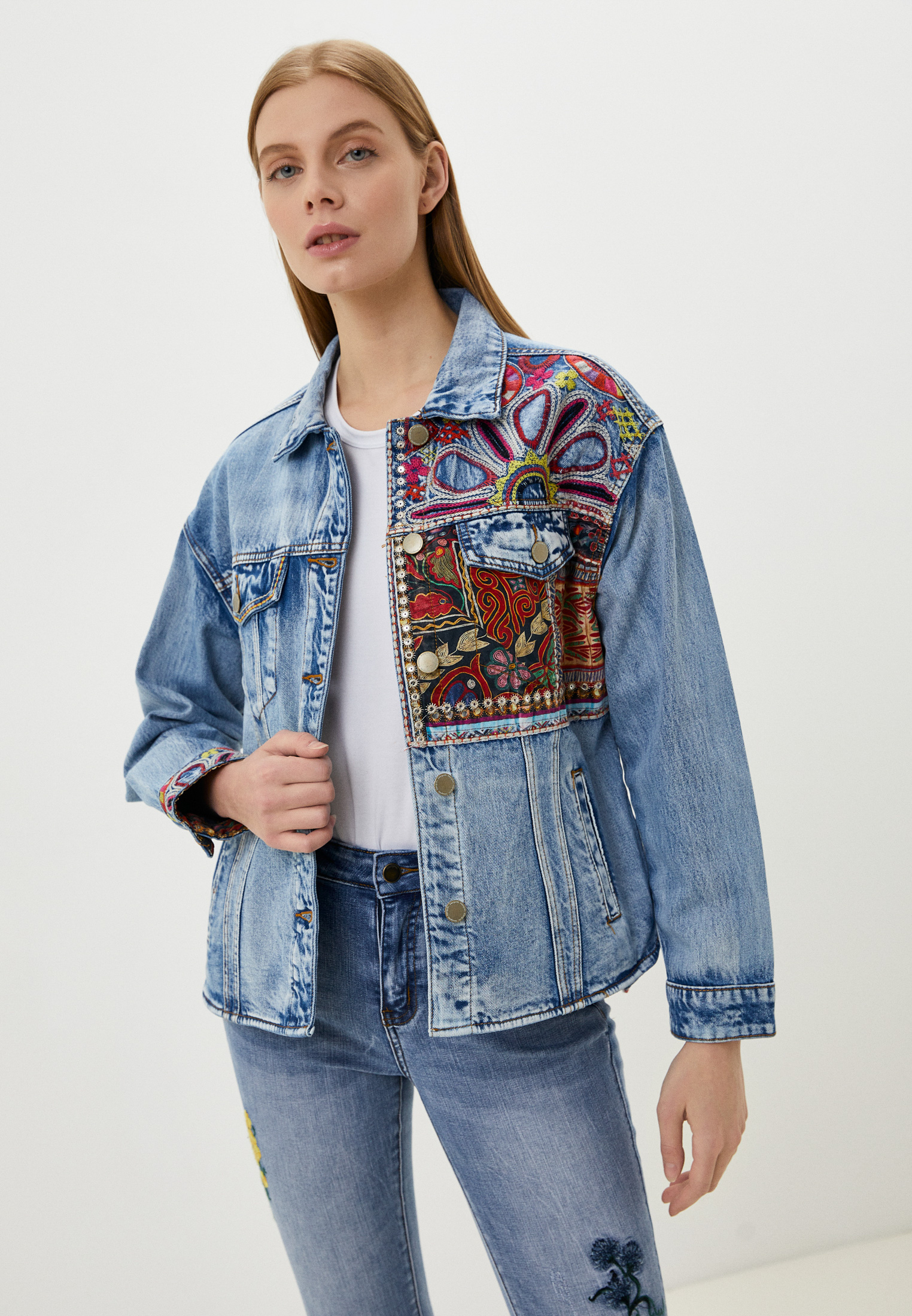 Джинсовая куртка женская Desigual (Дезигуаль) 22SWED24 купить за 21099 руб.