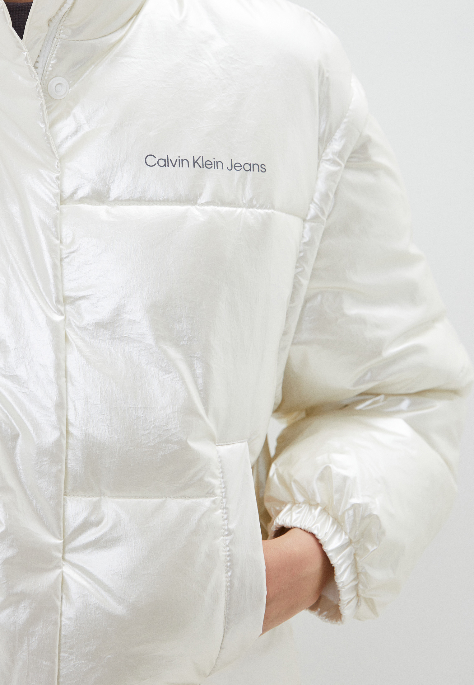 Куртка женская Calvin Klein Jeans J20J217708 купить