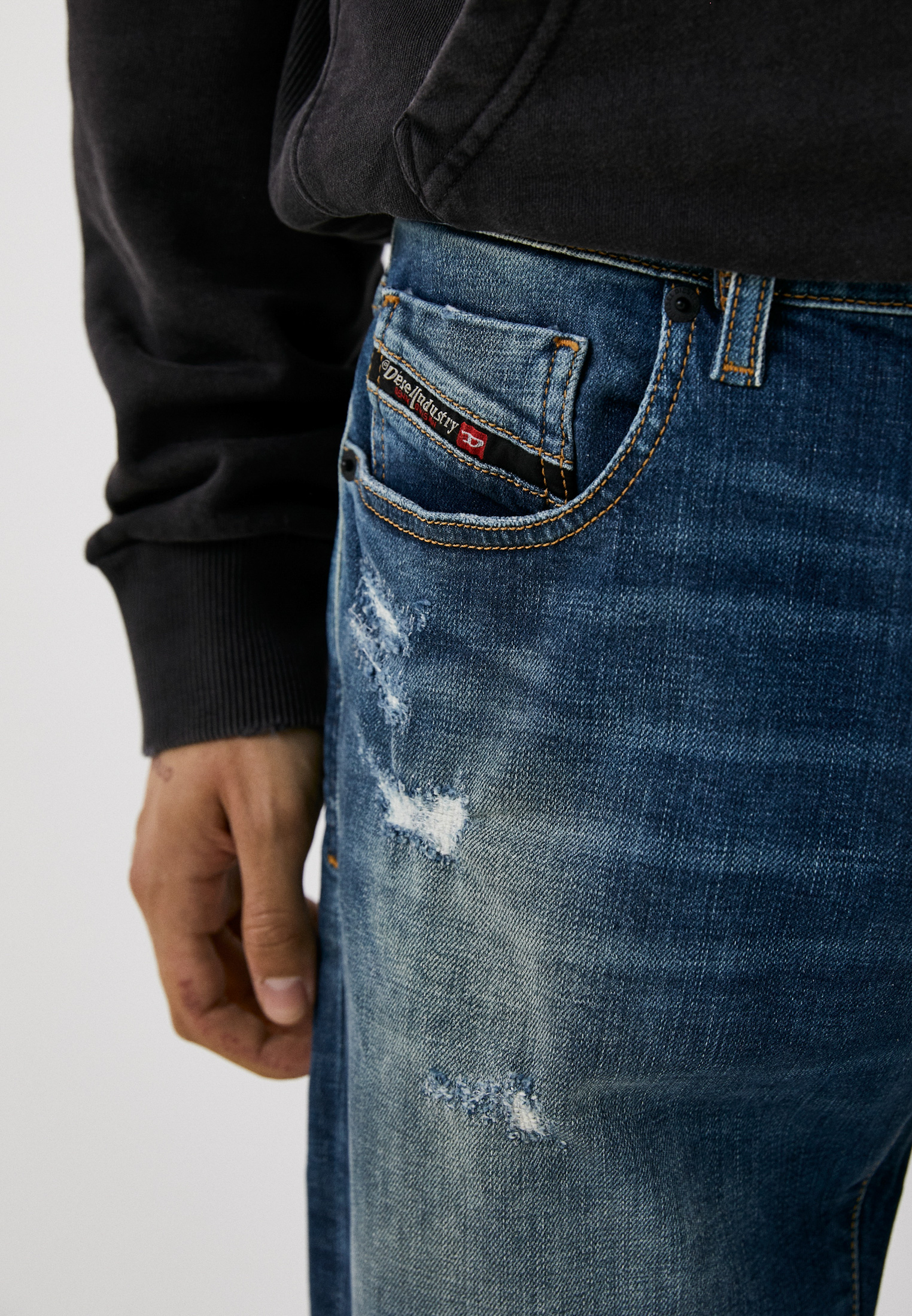 Мужские зауженные джинсы Diesel (Дизель) 00SPW6009IT: изображение 4