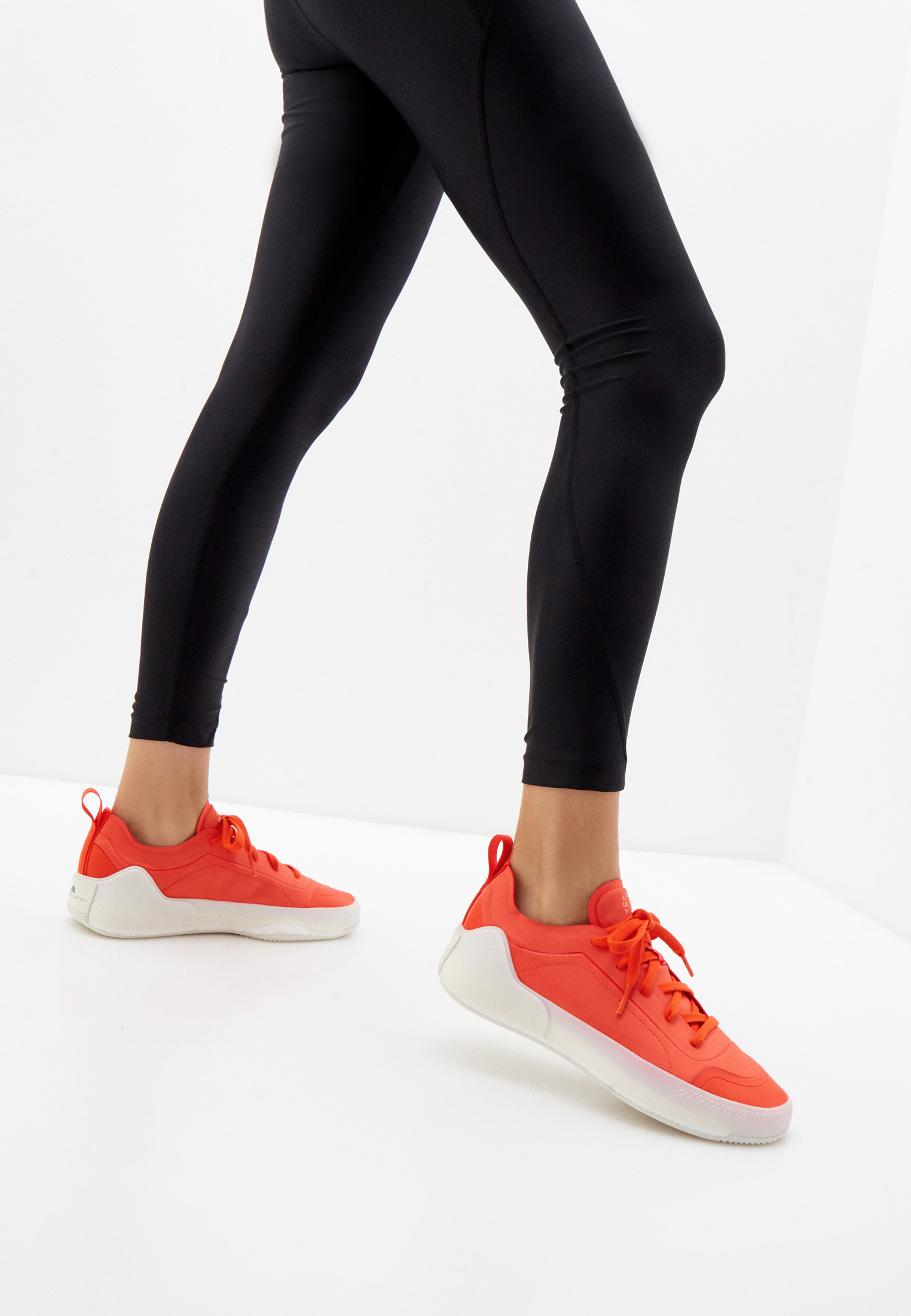 Женские кроссовки adidas by Stella McCartney GZ4387: изображение 1